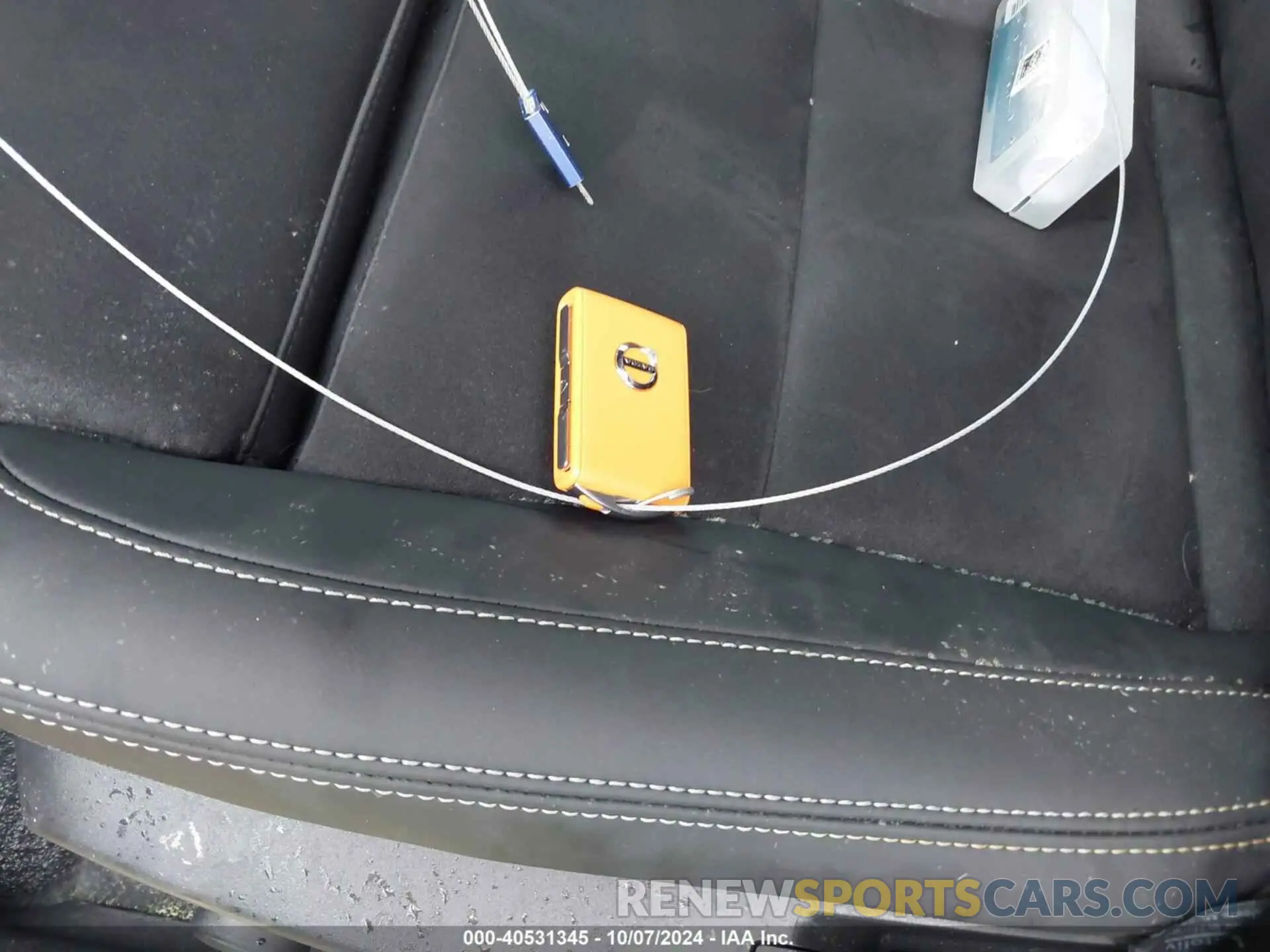 11 Photograph of a damaged car YV4L12UW6P2969723 VOLVO XC40 2023
