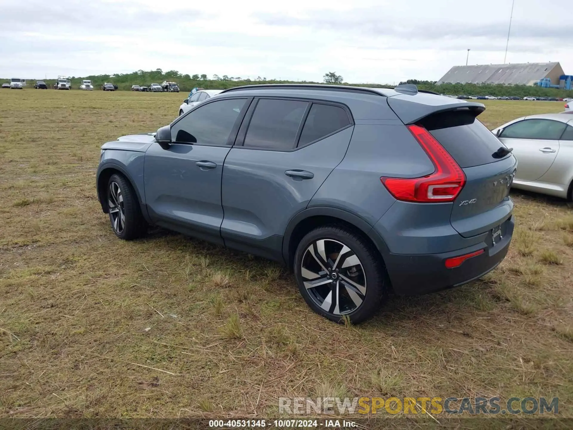 3 Photograph of a damaged car YV4L12UW6P2969723 VOLVO XC40 2023