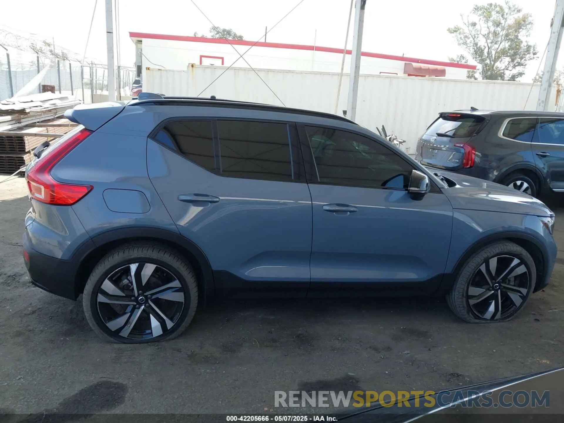 13 Photograph of a damaged car YV4L12UX9P2952245 VOLVO XC40 2023