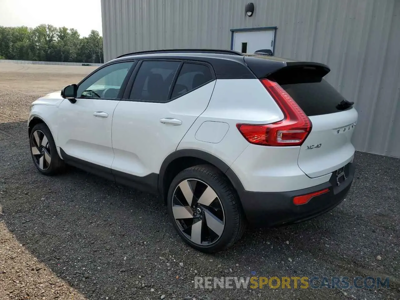 2 Photograph of a damaged car YV4EH3HL0R2289281 VOLVO XC40 2024