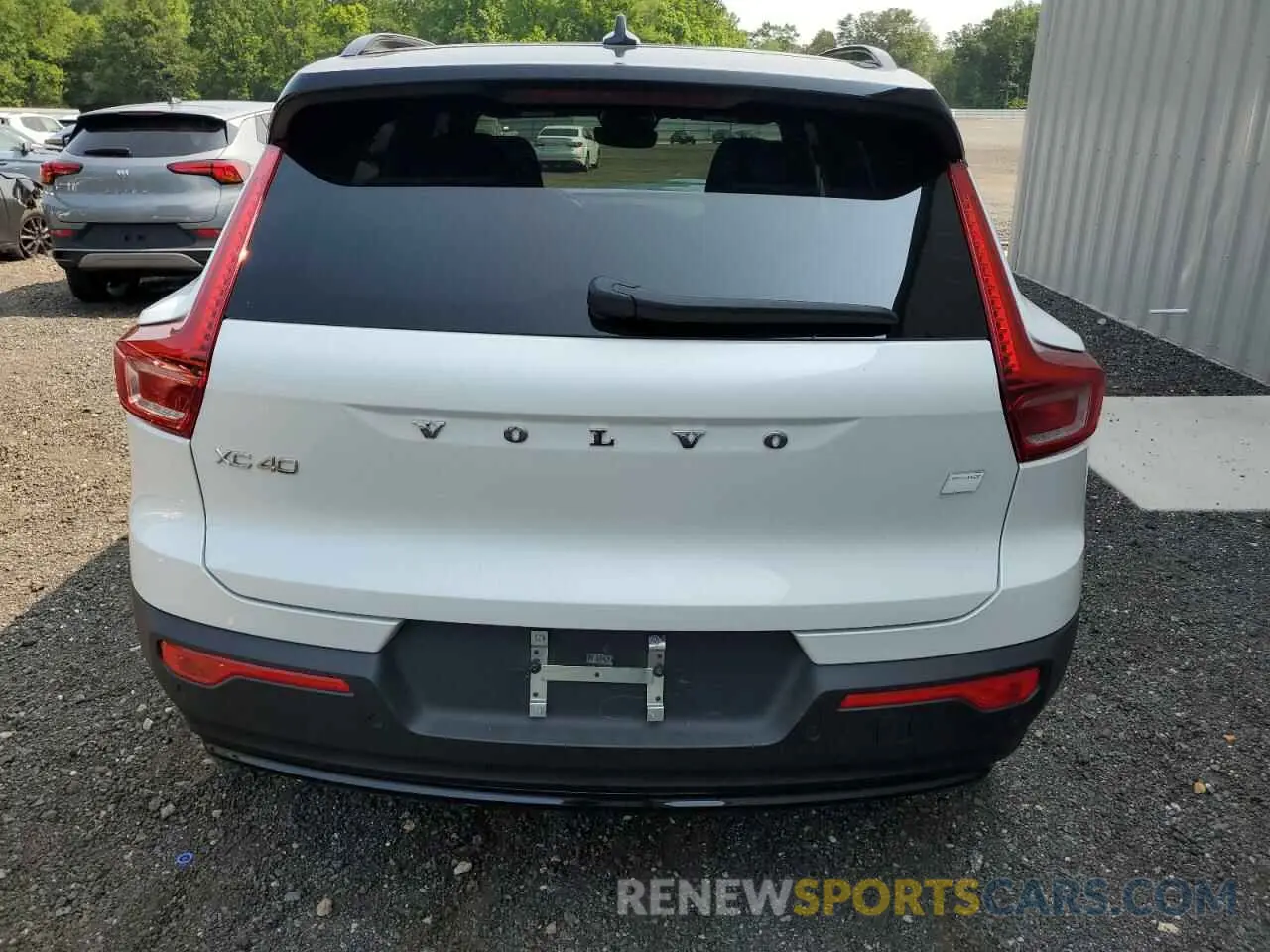 6 Photograph of a damaged car YV4EH3HL0R2289281 VOLVO XC40 2024