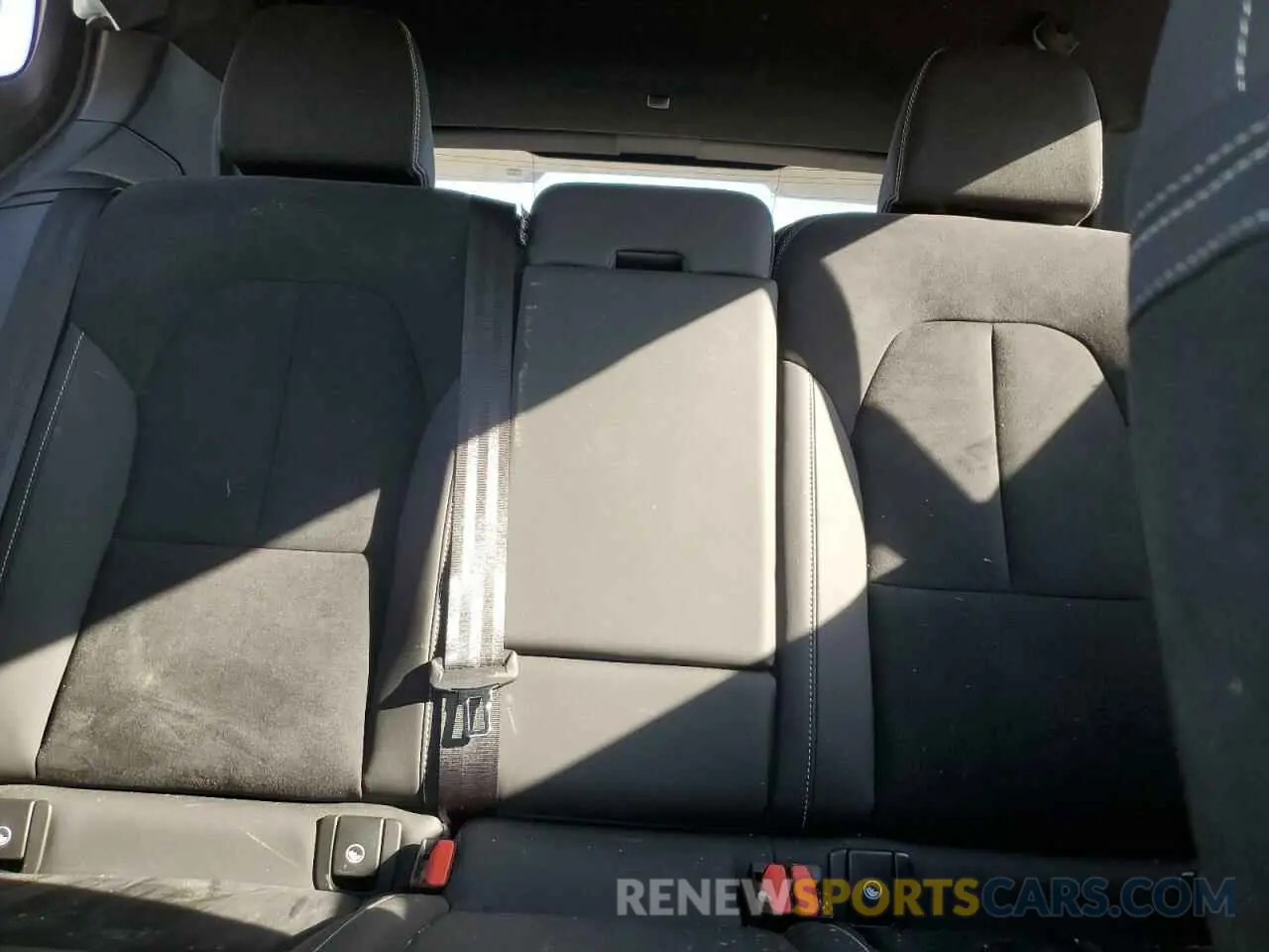 10 Photograph of a damaged car YV4EH3HL4R2232839 VOLVO XC40 2024