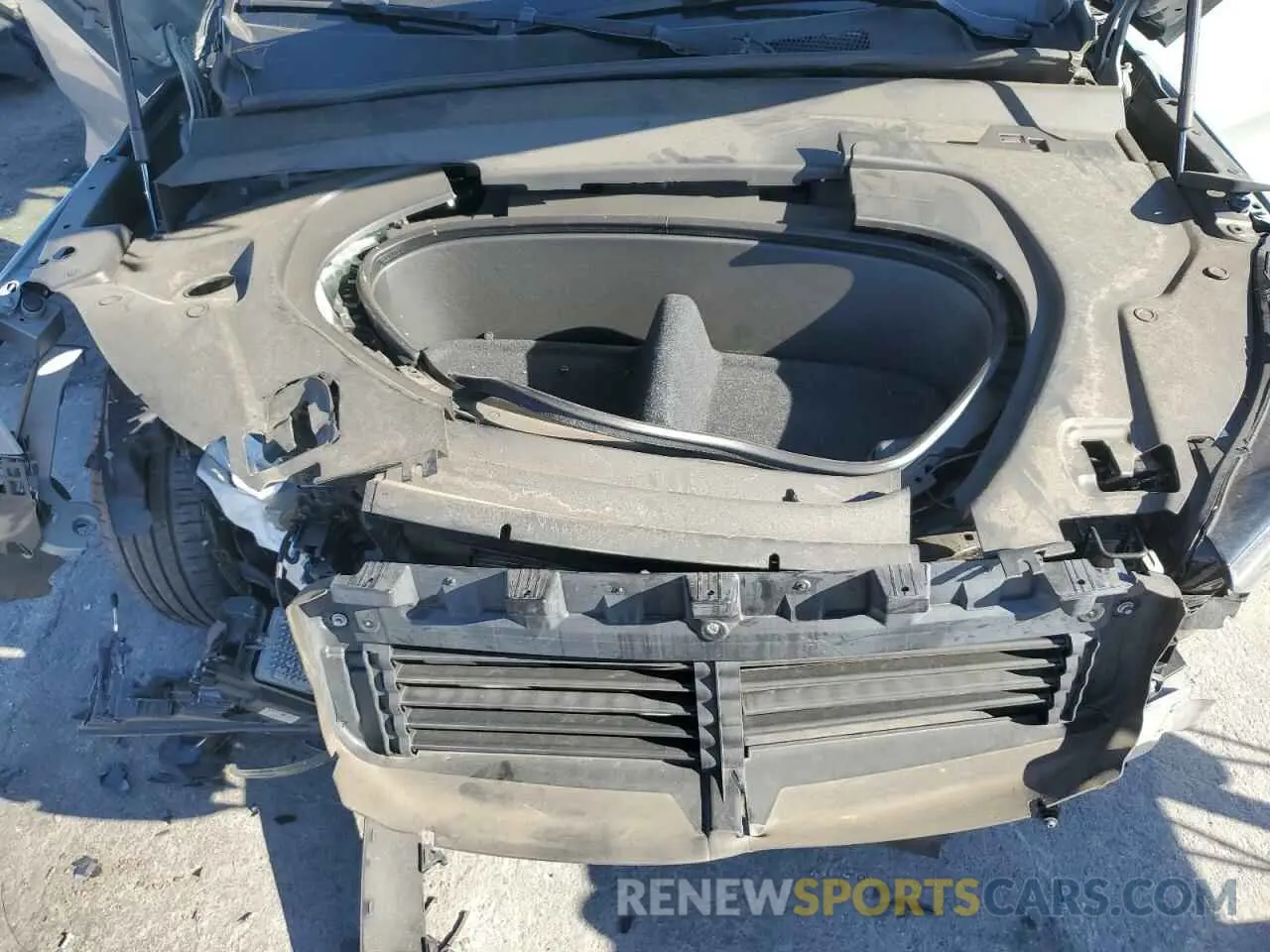 14 Photograph of a damaged car YV4EH3HL4R2232839 VOLVO XC40 2024