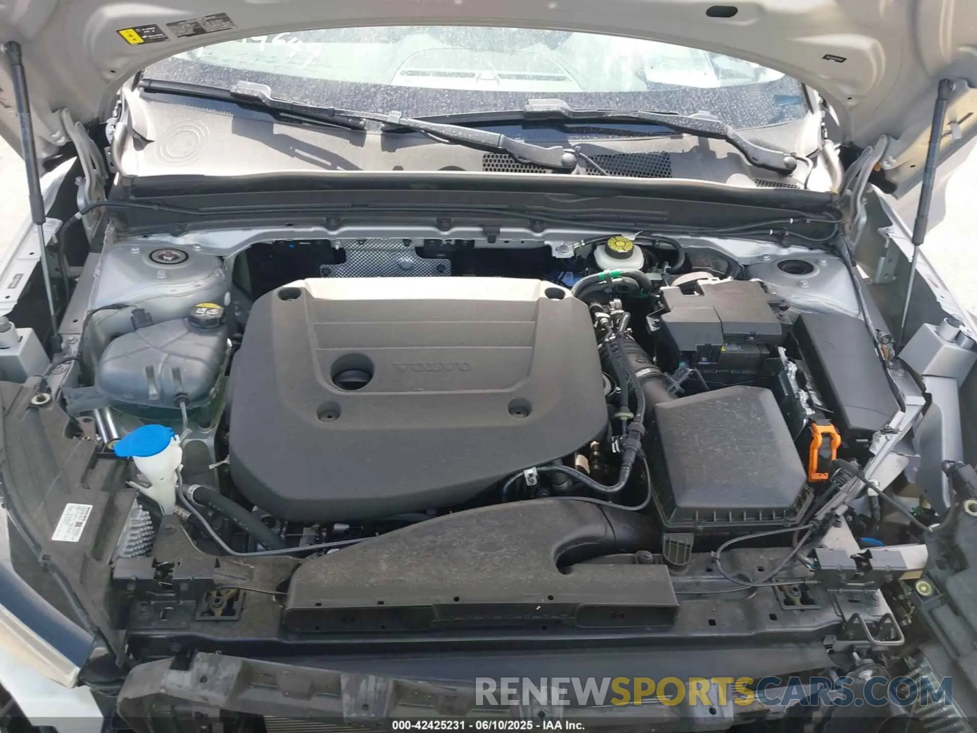 10 Photograph of a damaged car YV4L12UE0R2249649 VOLVO XC40 2024