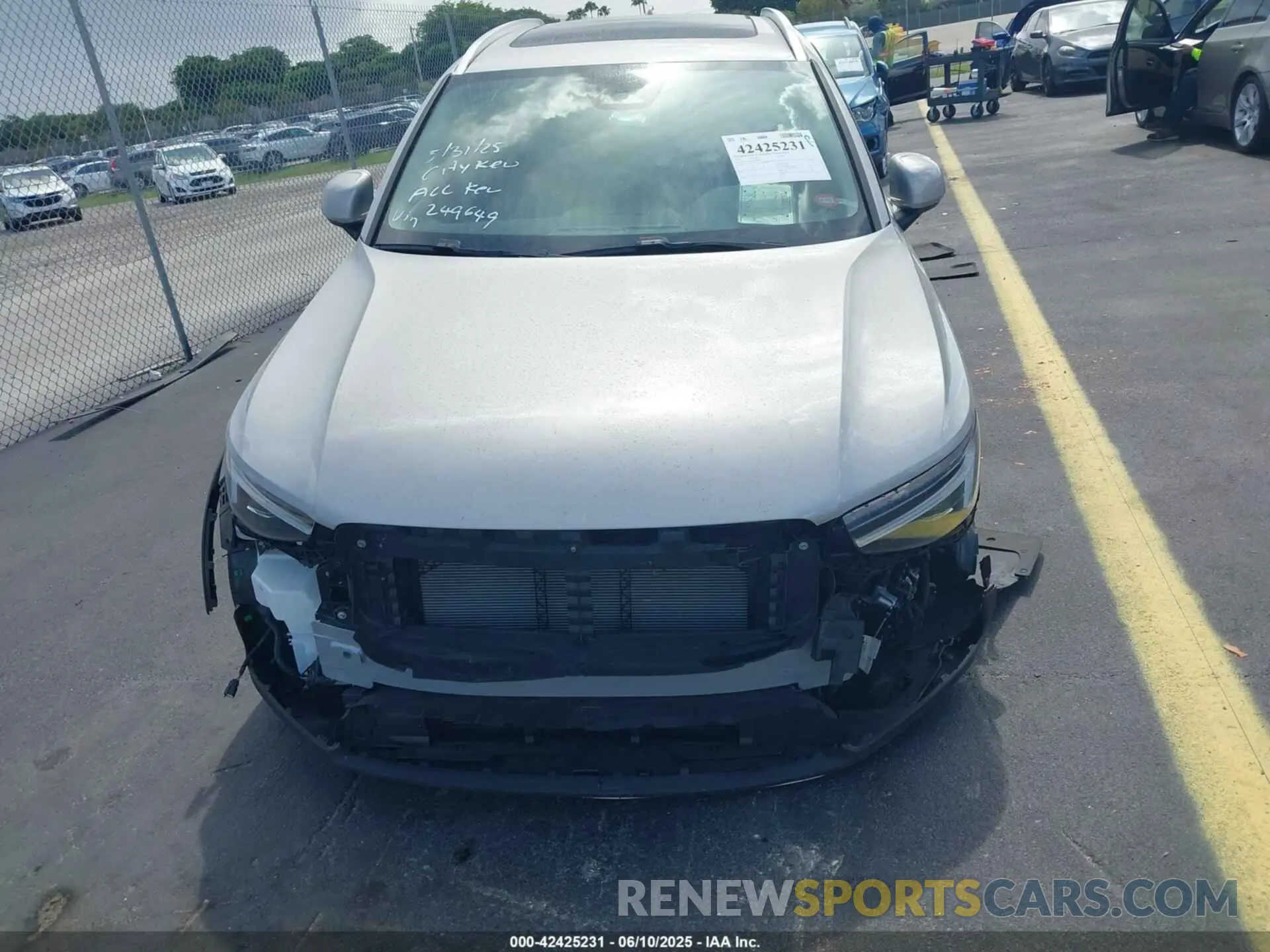 12 Photograph of a damaged car YV4L12UE0R2249649 VOLVO XC40 2024
