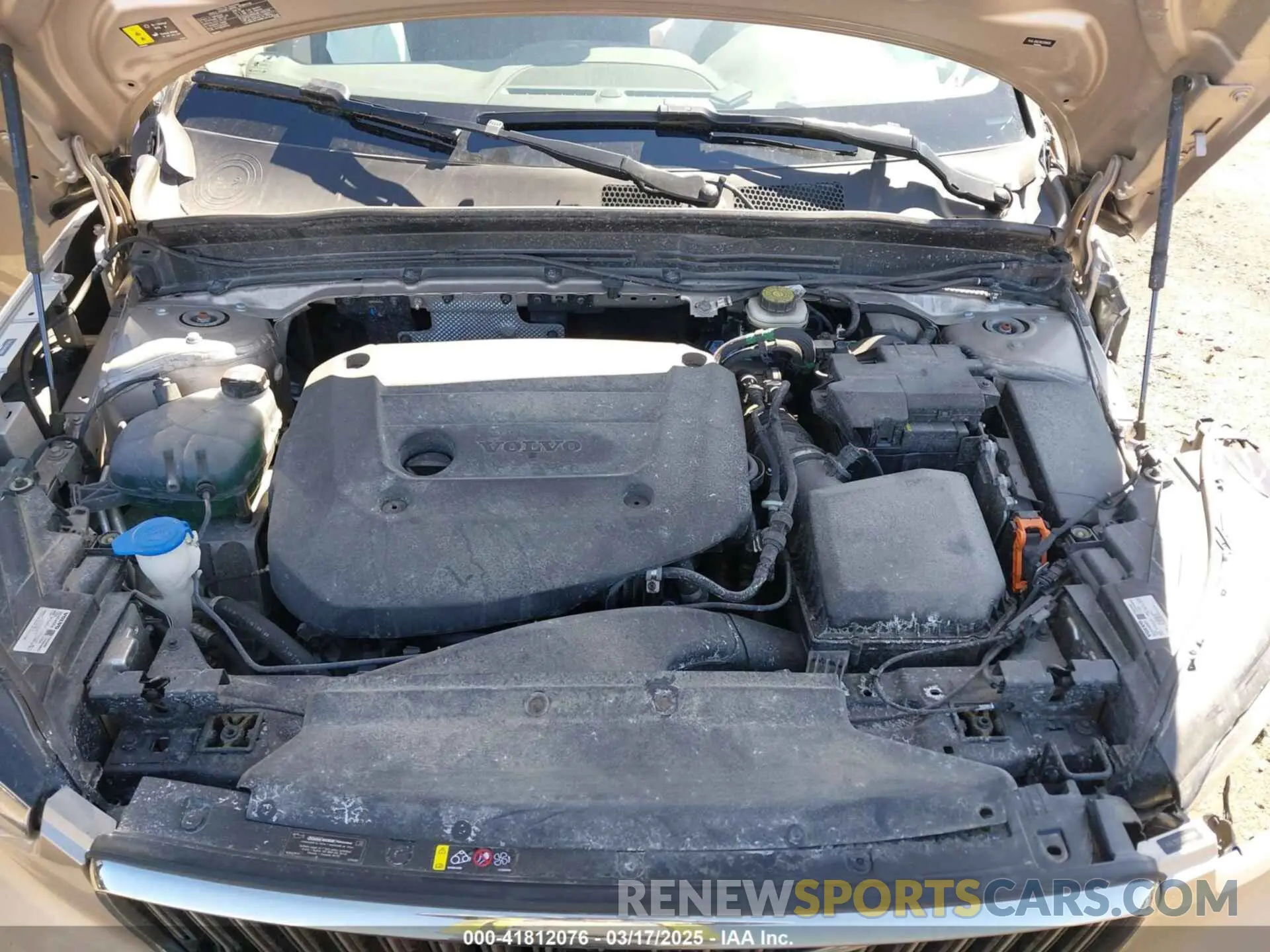 10 Photograph of a damaged car YV4L12UE3R2290695 VOLVO XC40 2024
