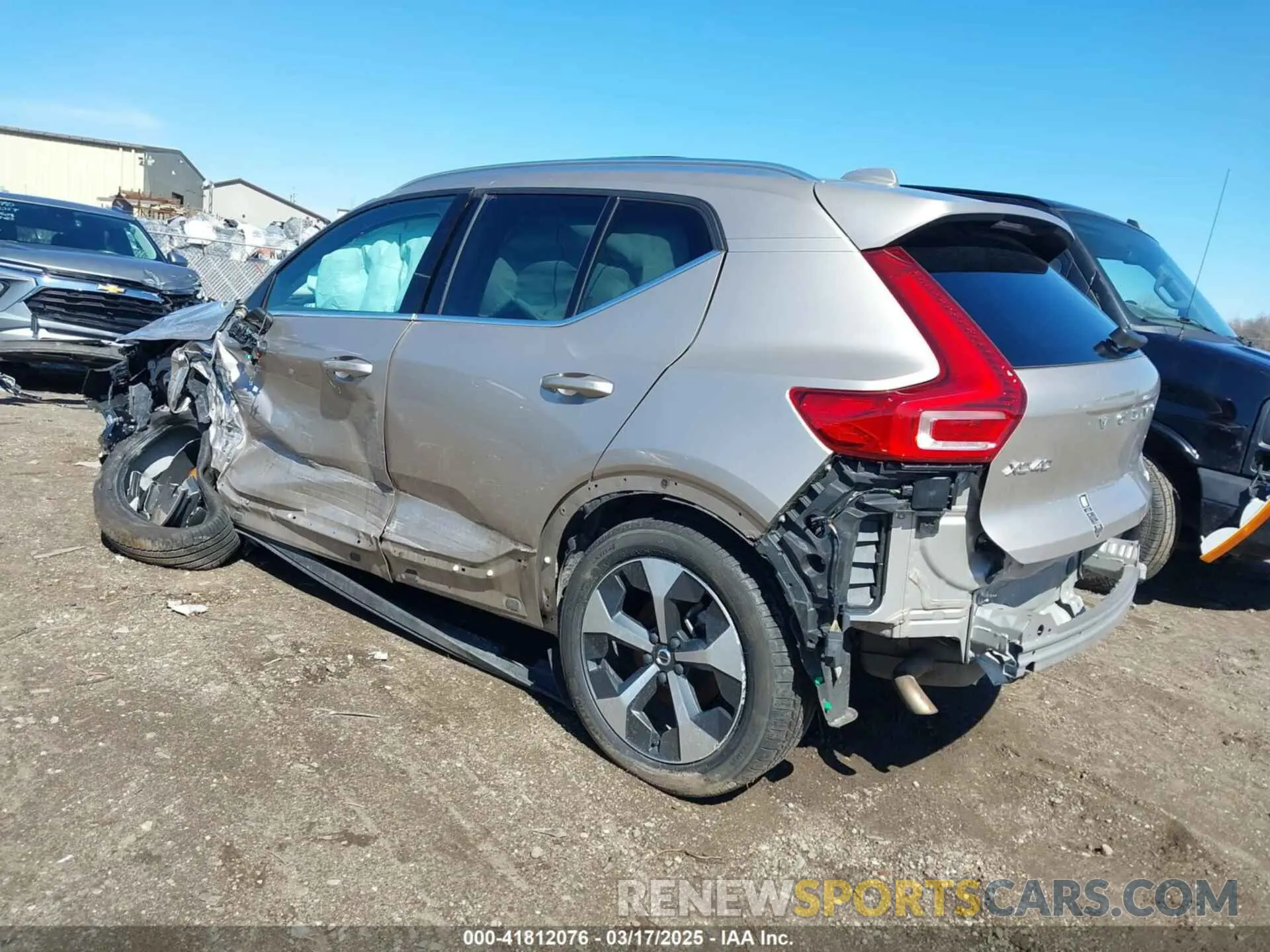 3 Photograph of a damaged car YV4L12UE3R2290695 VOLVO XC40 2024