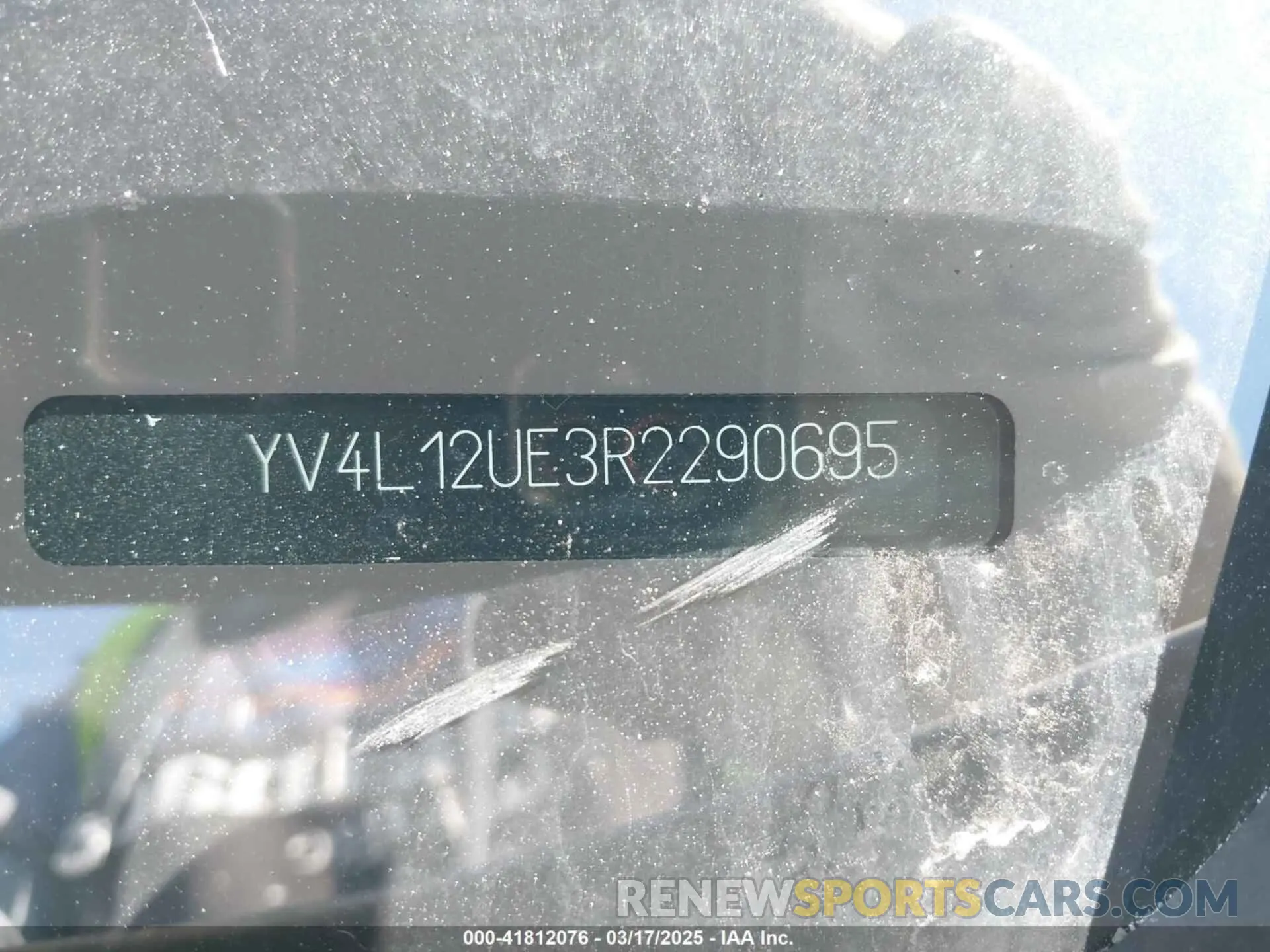 9 Photograph of a damaged car YV4L12UE3R2290695 VOLVO XC40 2024
