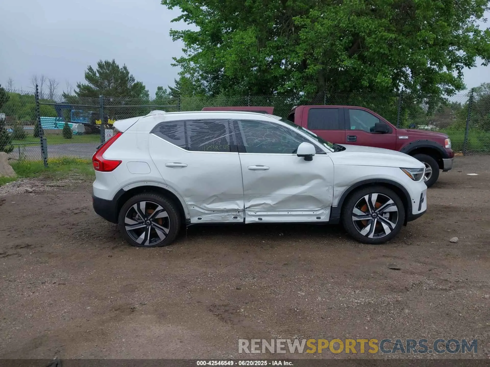 13 Photograph of a damaged car YV4L12UF8R2265543 VOLVO XC40 2024