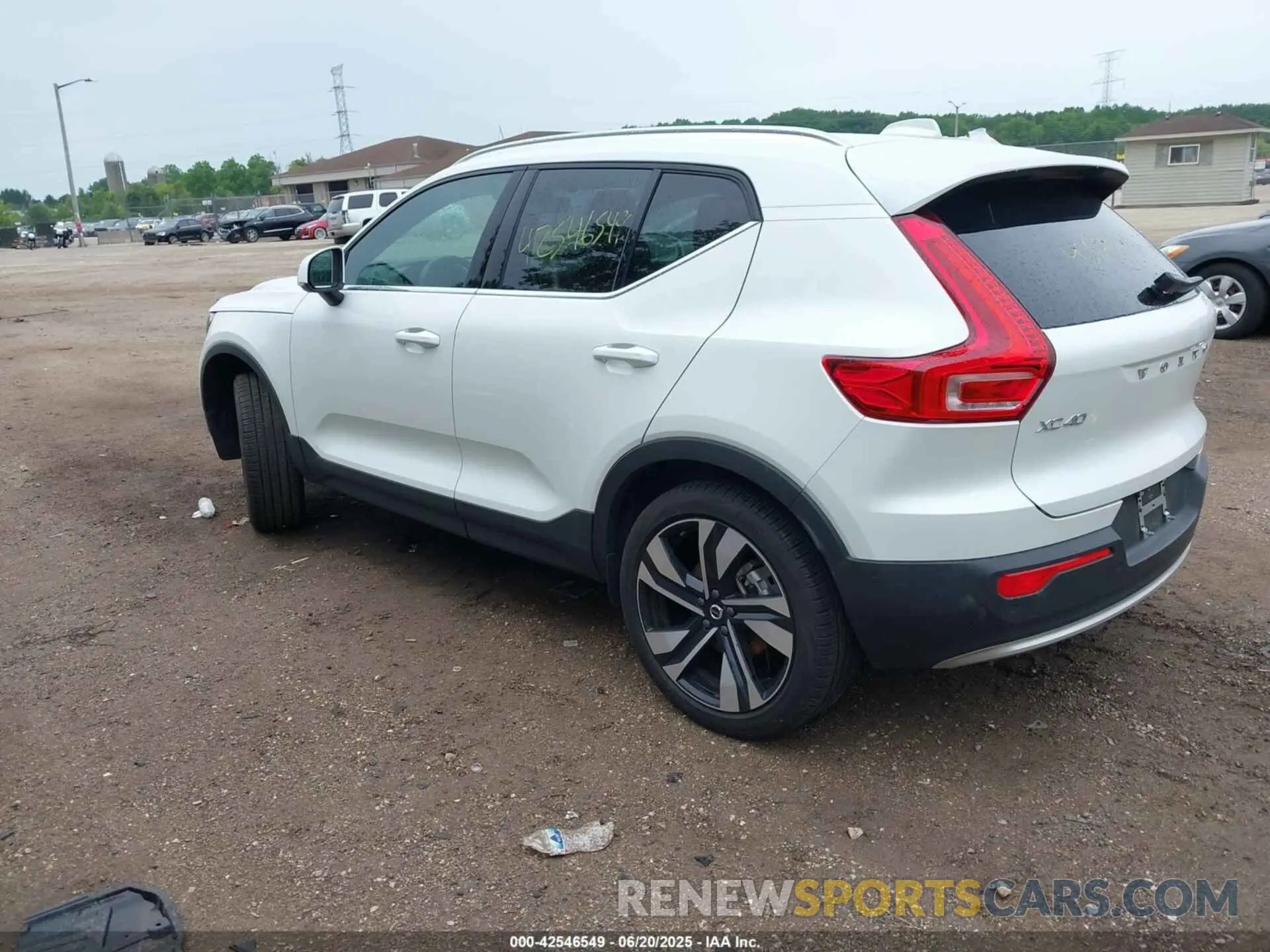 3 Photograph of a damaged car YV4L12UF8R2265543 VOLVO XC40 2024