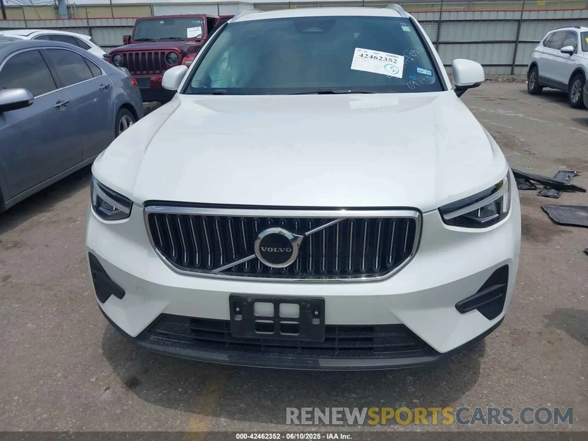 12 Photograph of a damaged car YV4L12UK4R2236974 VOLVO XC40 2024
