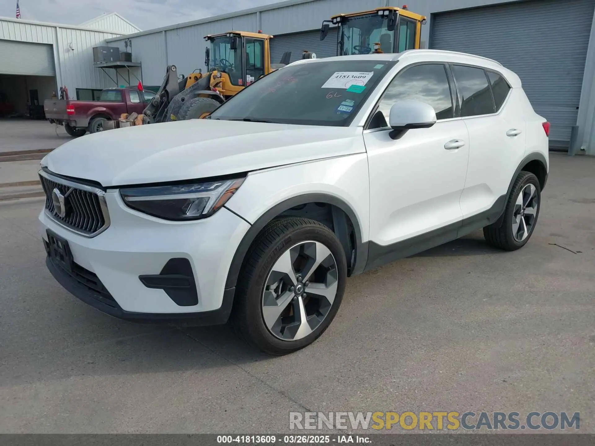 2 Photograph of a damaged car YV4L12UK5R2226924 VOLVO XC40 2024