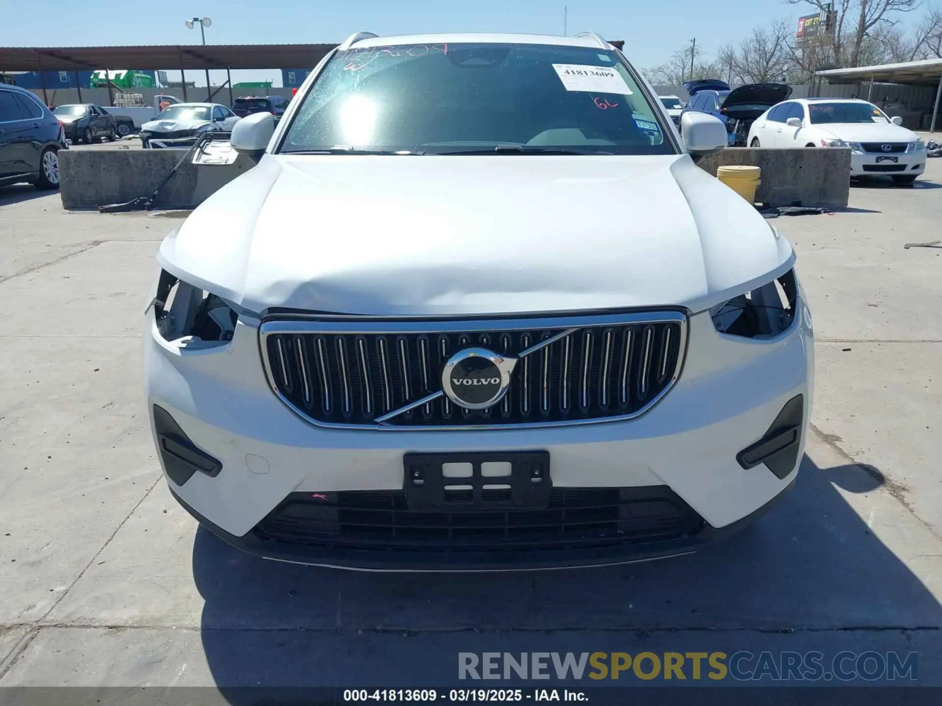 6 Photograph of a damaged car YV4L12UK5R2226924 VOLVO XC40 2024