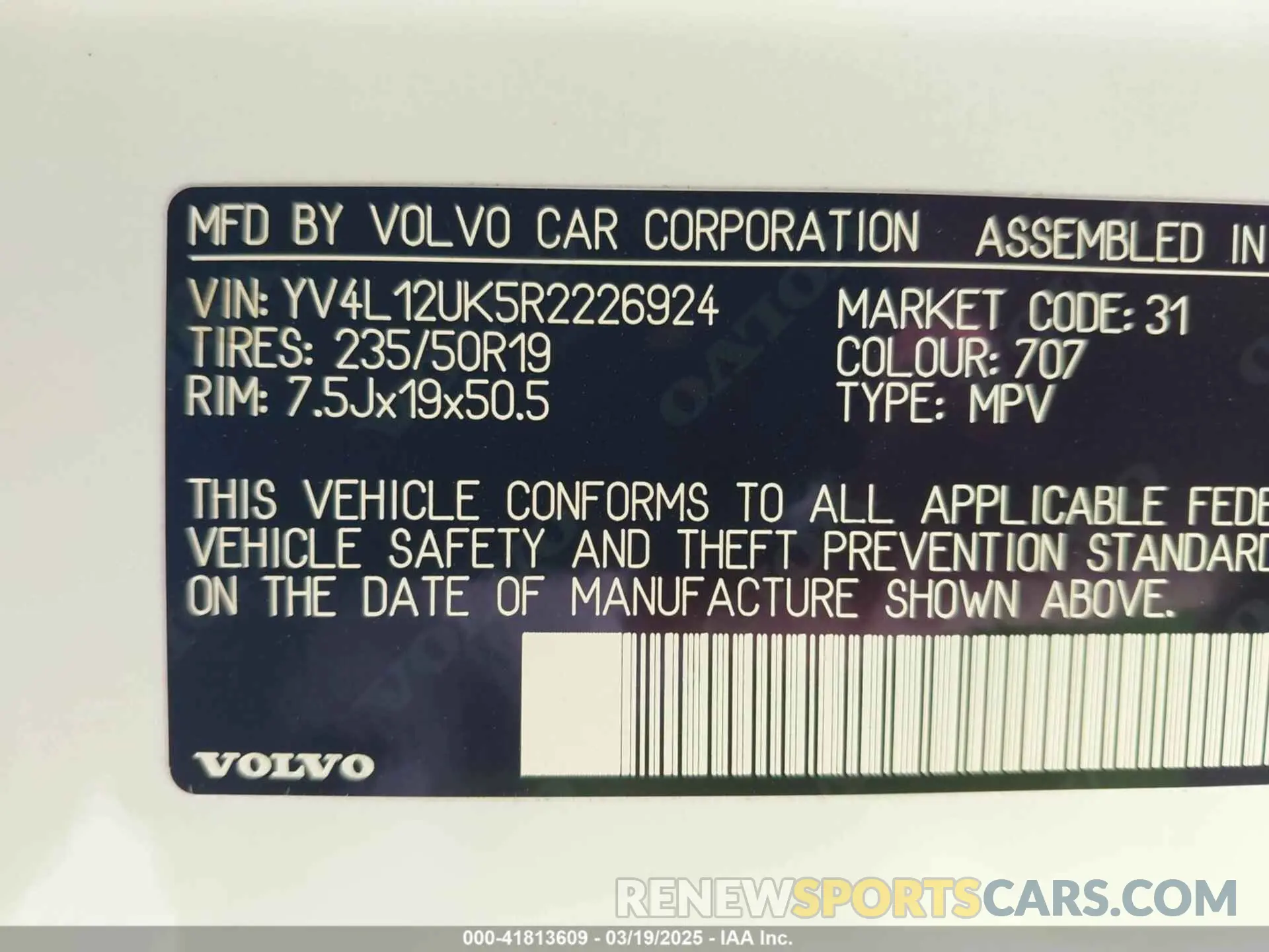 9 Photograph of a damaged car YV4L12UK5R2226924 VOLVO XC40 2024