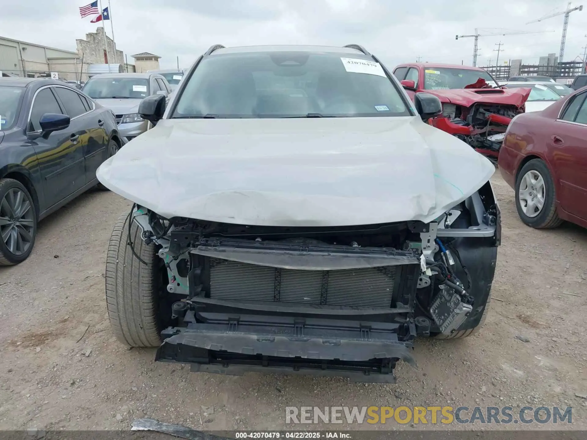 13 Photograph of a damaged car YV4L12UK9R2309479 VOLVO XC40 2024