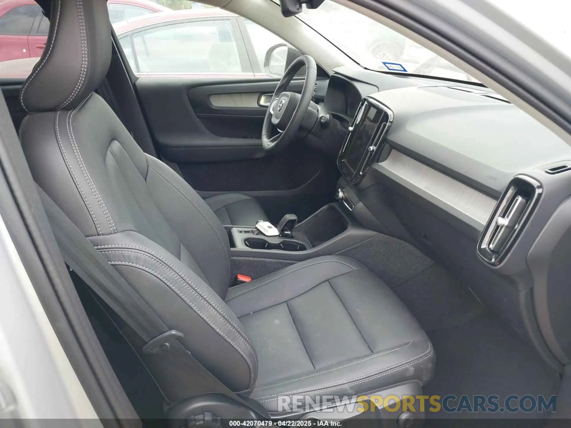 5 Photograph of a damaged car YV4L12UK9R2309479 VOLVO XC40 2024