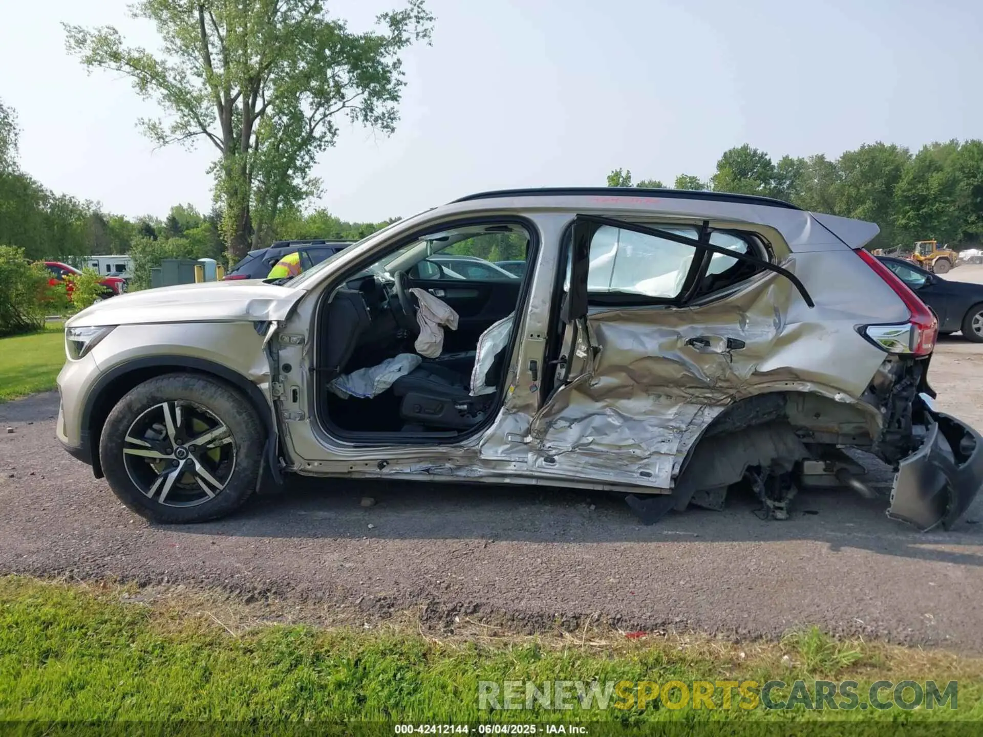 13 Photograph of a damaged car YV4L12UKXR2222285 VOLVO XC40 2024