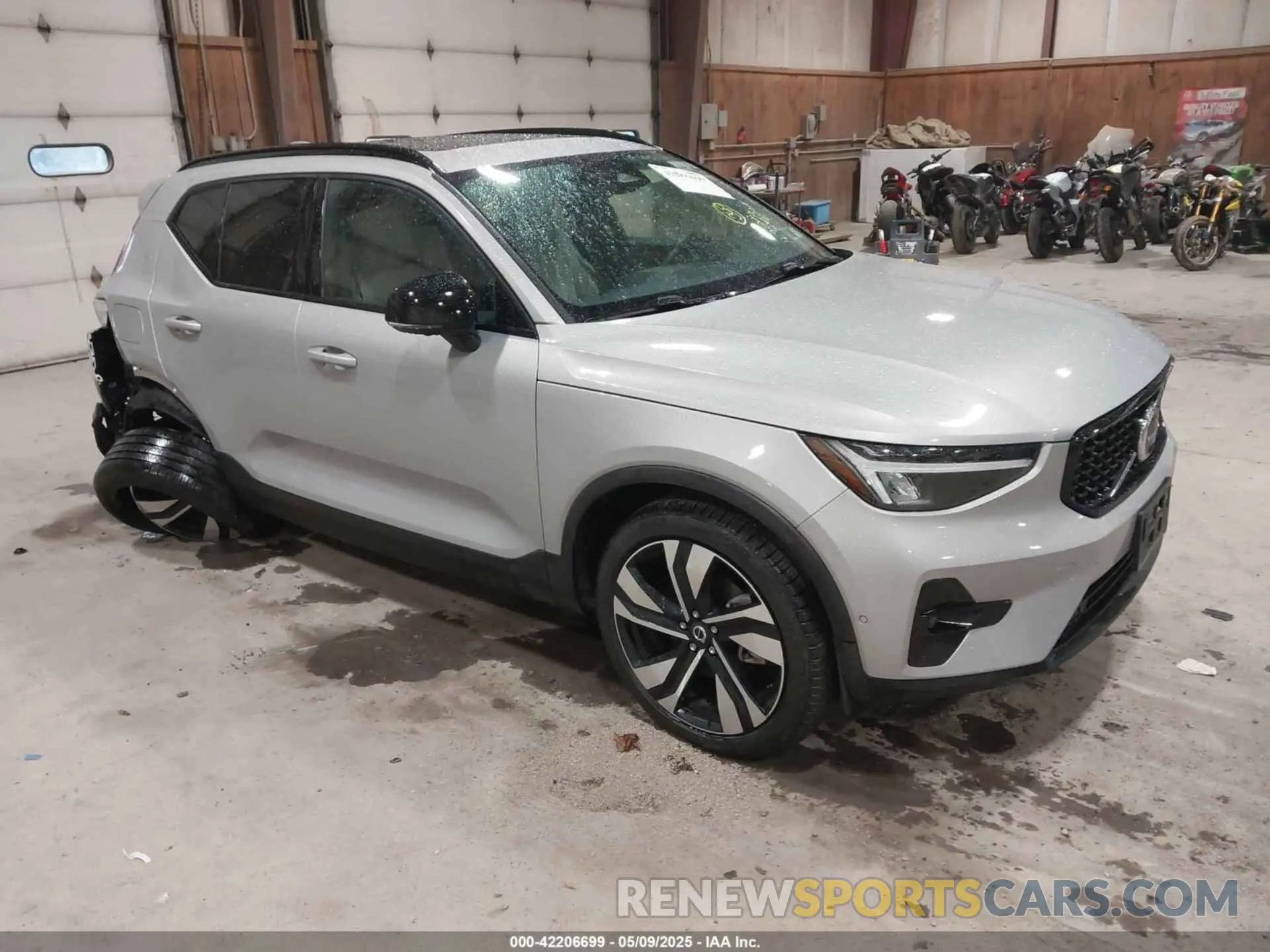 1 Photograph of a damaged car YV4L12UL0R2366601 VOLVO XC40 2024
