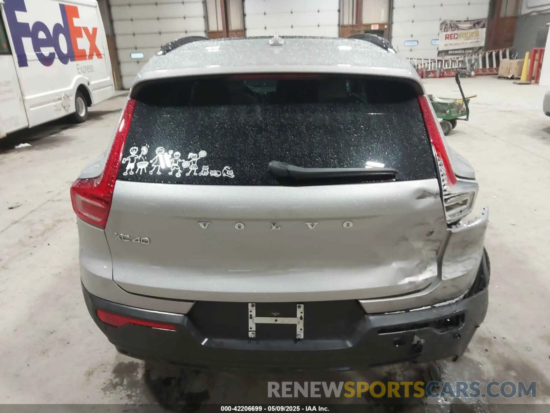 16 Photograph of a damaged car YV4L12UL0R2366601 VOLVO XC40 2024
