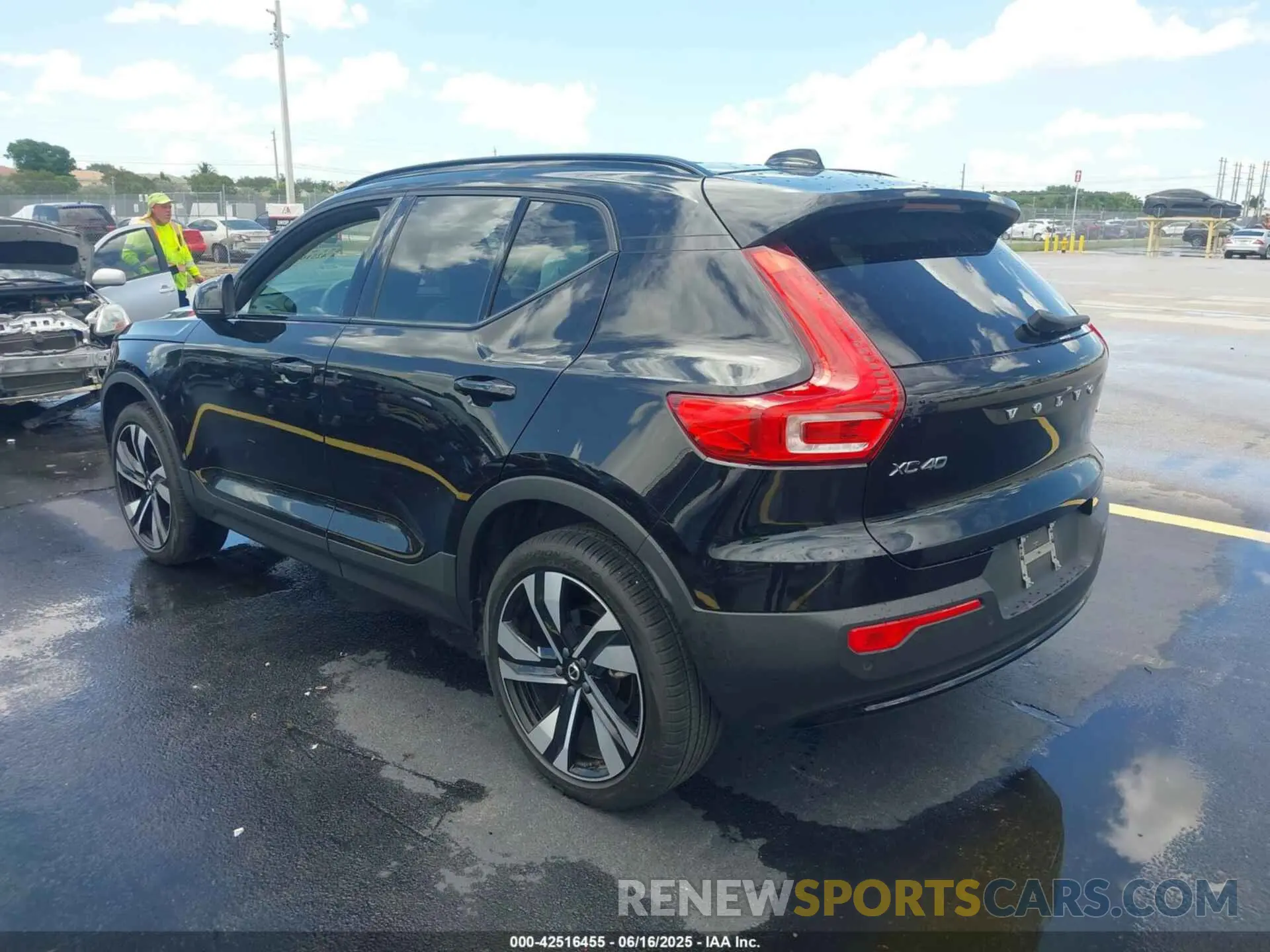 3 Photograph of a damaged car YV4L12UL5R2308371 VOLVO XC40 2024