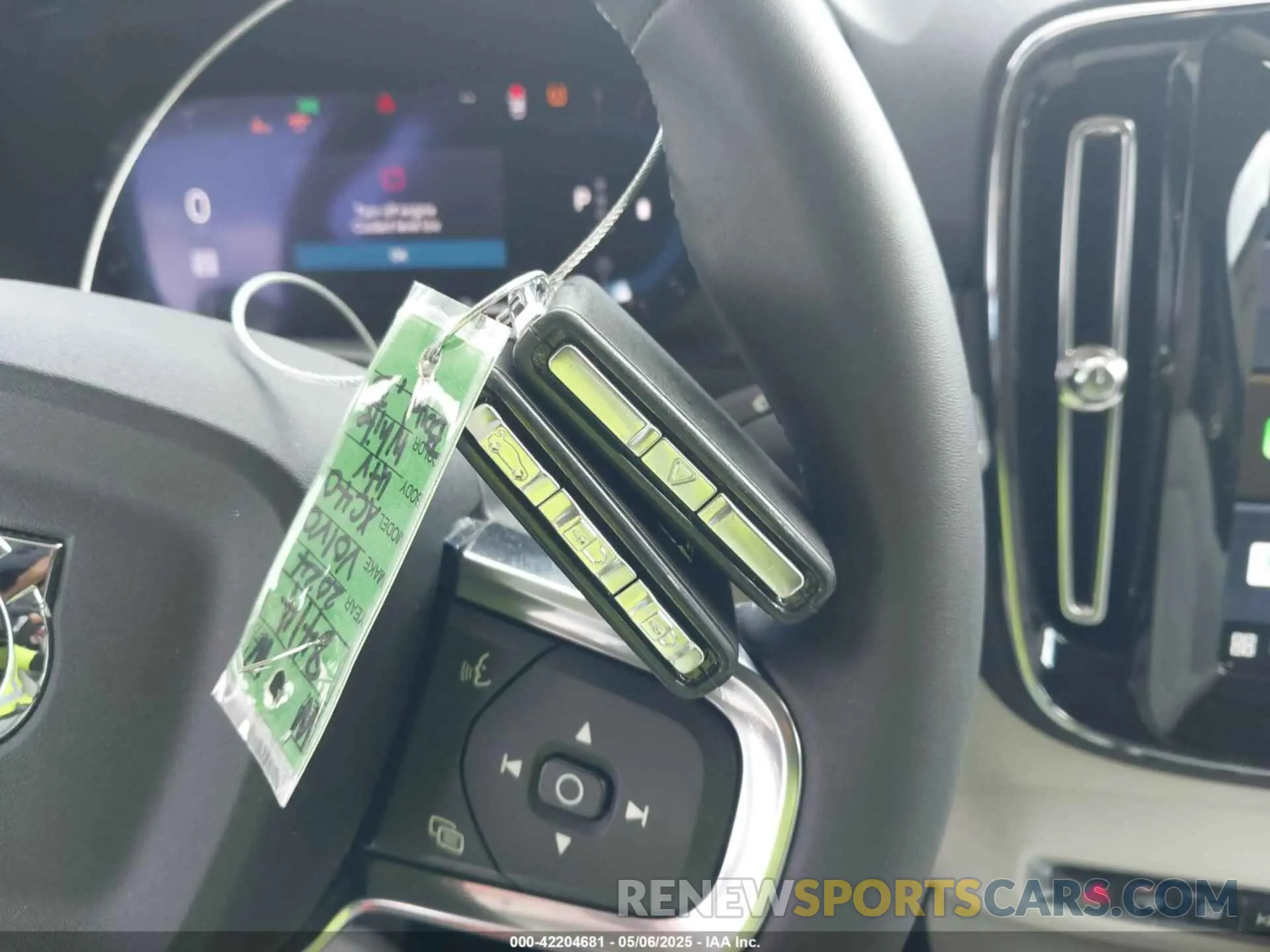11 Photograph of a damaged car YV4L12UL7R2215271 VOLVO XC40 2024
