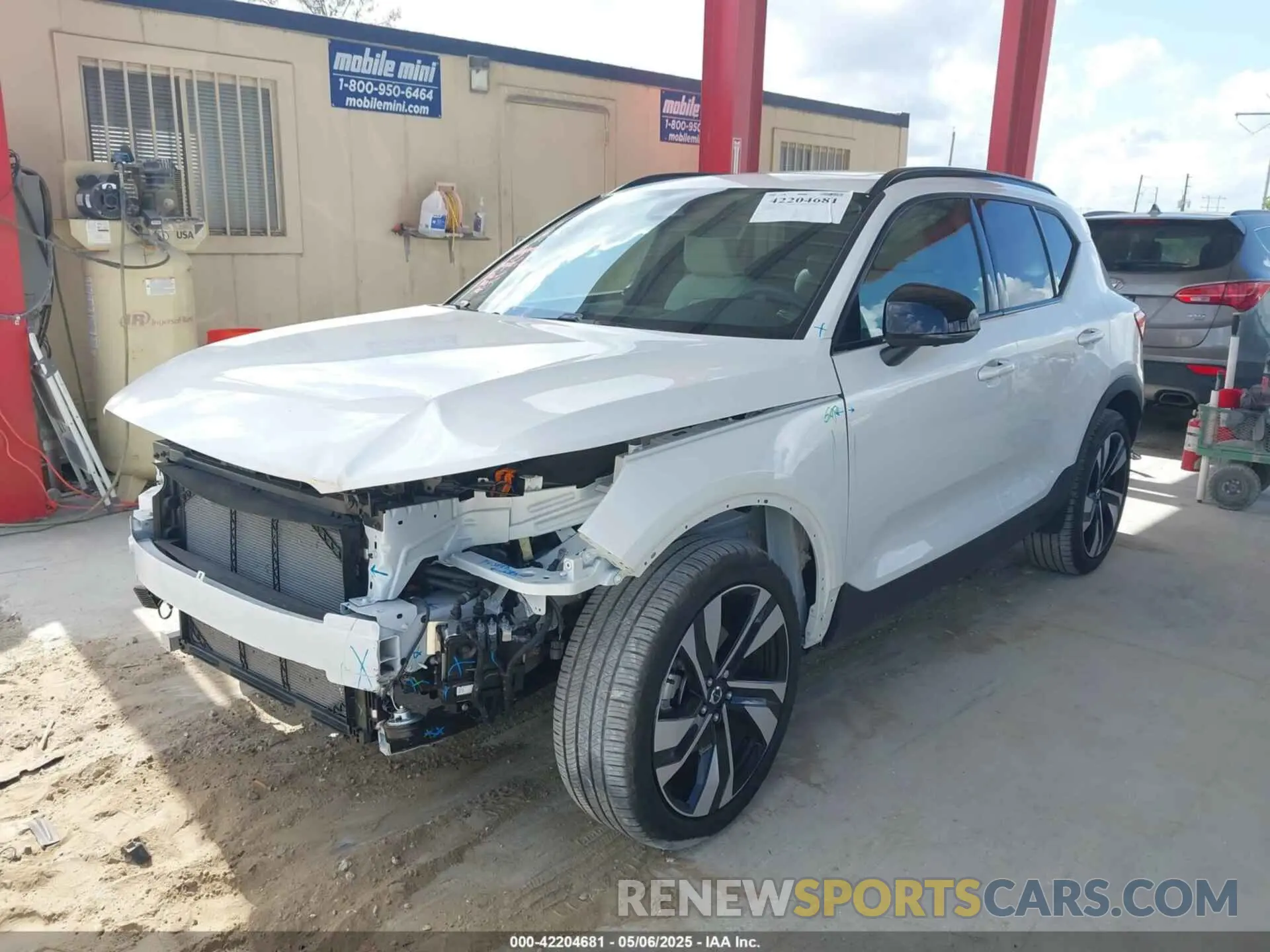 2 Photograph of a damaged car YV4L12UL7R2215271 VOLVO XC40 2024