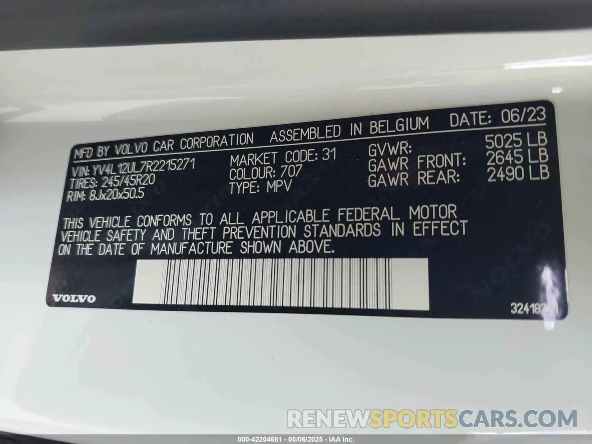 9 Photograph of a damaged car YV4L12UL7R2215271 VOLVO XC40 2024
