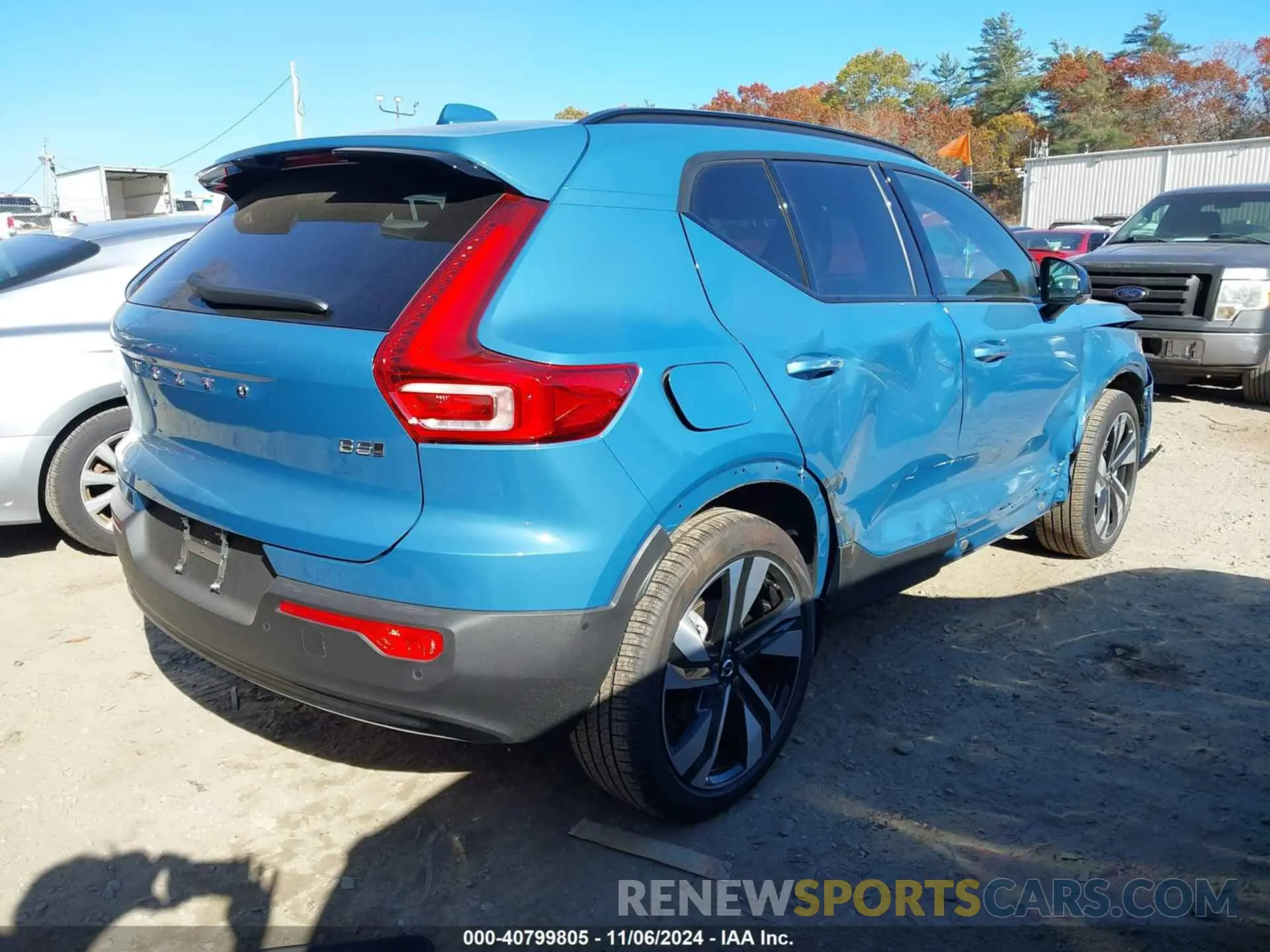 4 Photograph of a damaged car YV4L12UL7R2310610 VOLVO XC40 2024