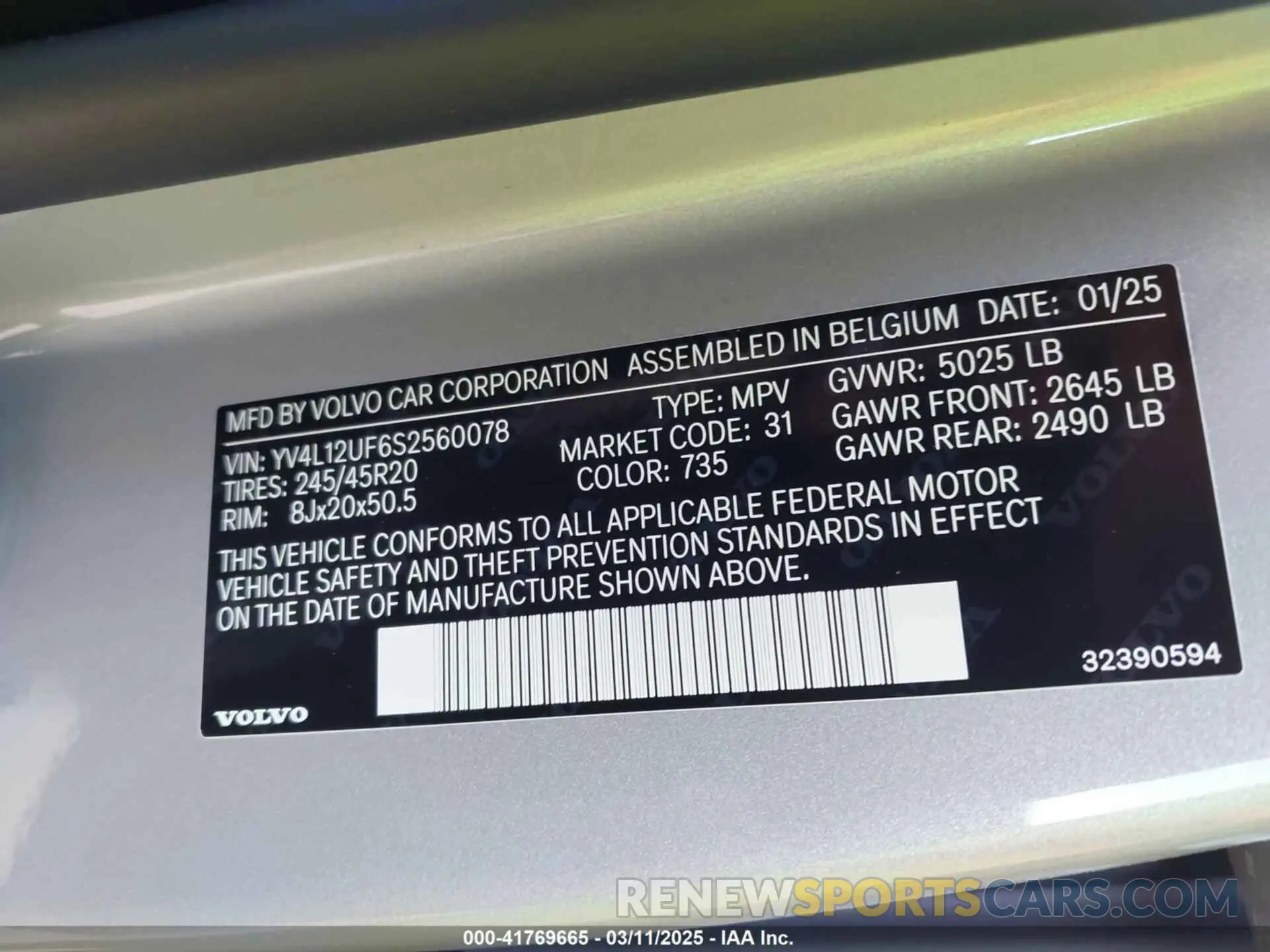 9 Photograph of a damaged car YV4L12UF6S2560078 VOLVO XC40 2025