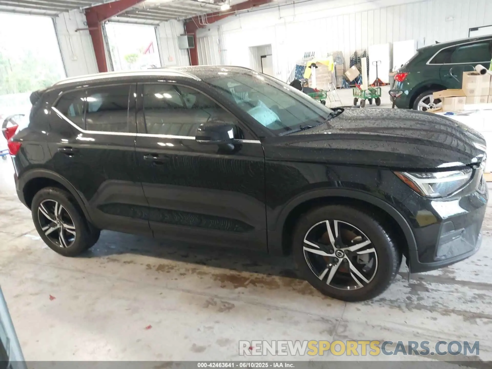 13 Photograph of a damaged car YV4L12UJ9S2544719 VOLVO XC40 2025