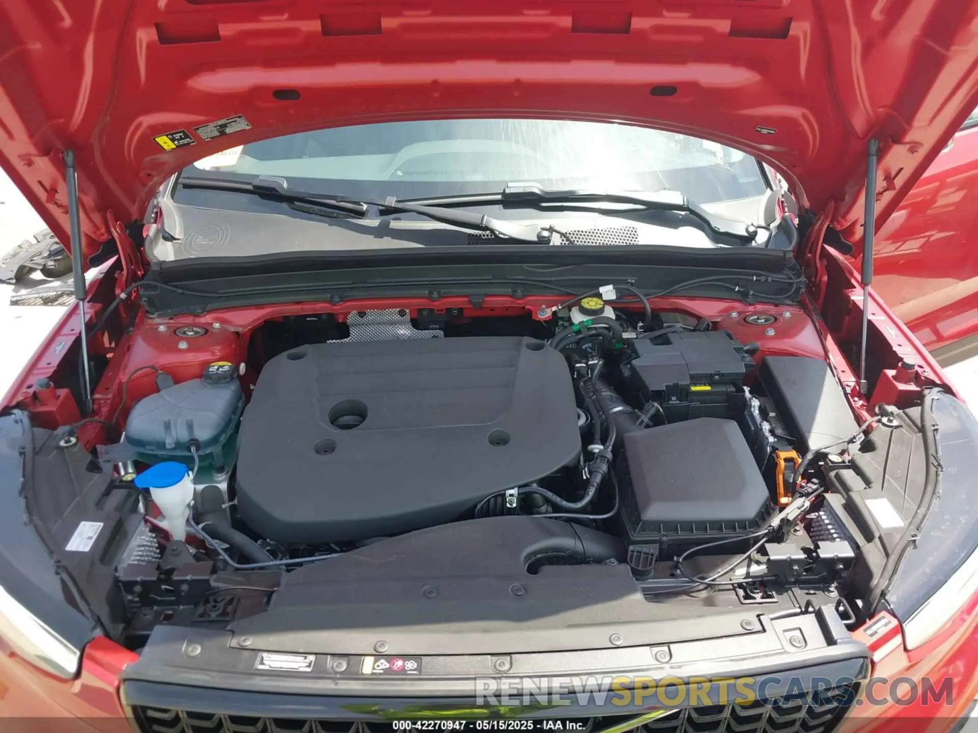 10 Photograph of a damaged car YV4L12UM3S2529546 VOLVO XC40 2025