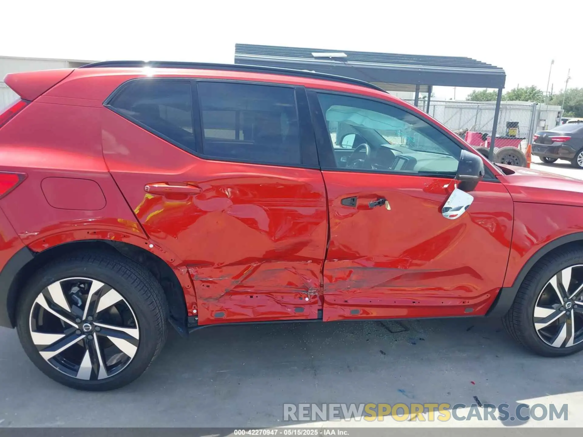 6 Photograph of a damaged car YV4L12UM3S2529546 VOLVO XC40 2025