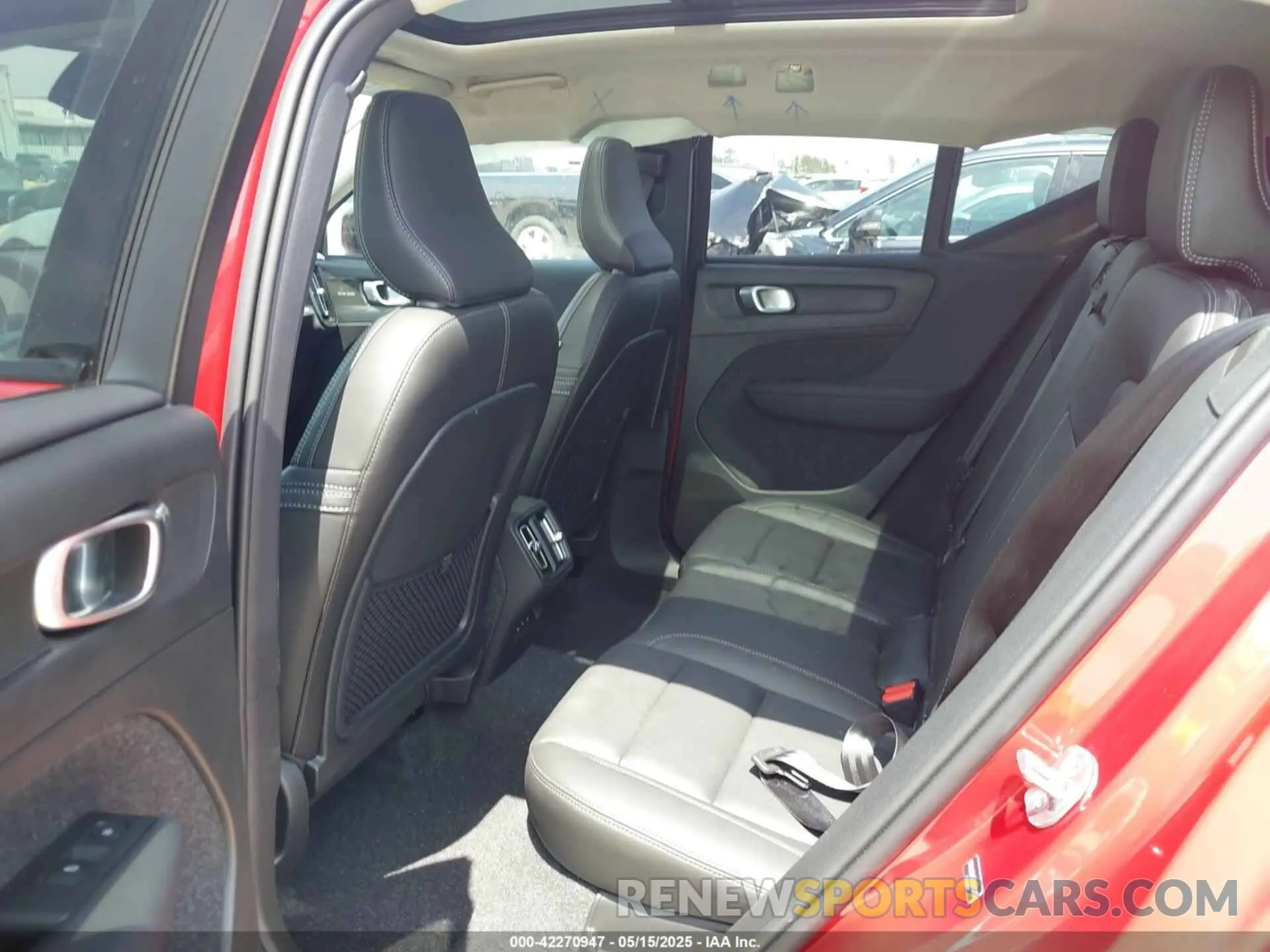 8 Photograph of a damaged car YV4L12UM3S2529546 VOLVO XC40 2025