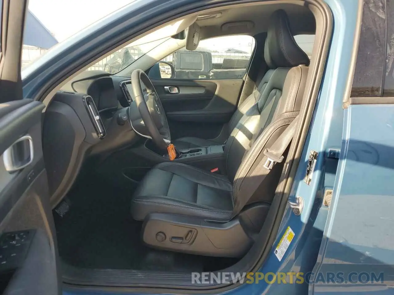 7 Photograph of a damaged car YV4K92HK5P2921416 VOLVO XC40 CORE 2023