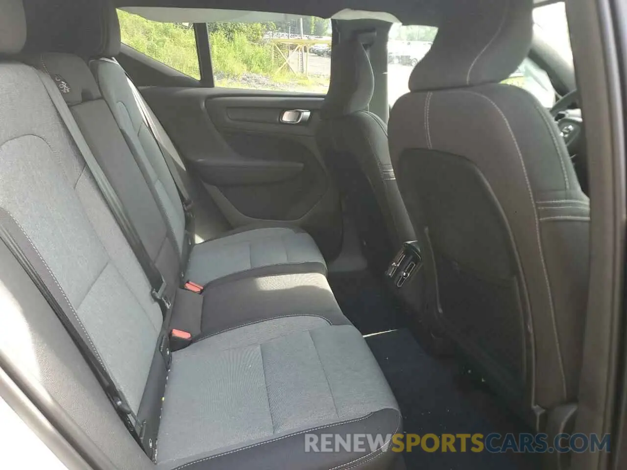 11 Photograph of a damaged car YV4L12UK0R2238897 VOLVO XC40 CORE 2024