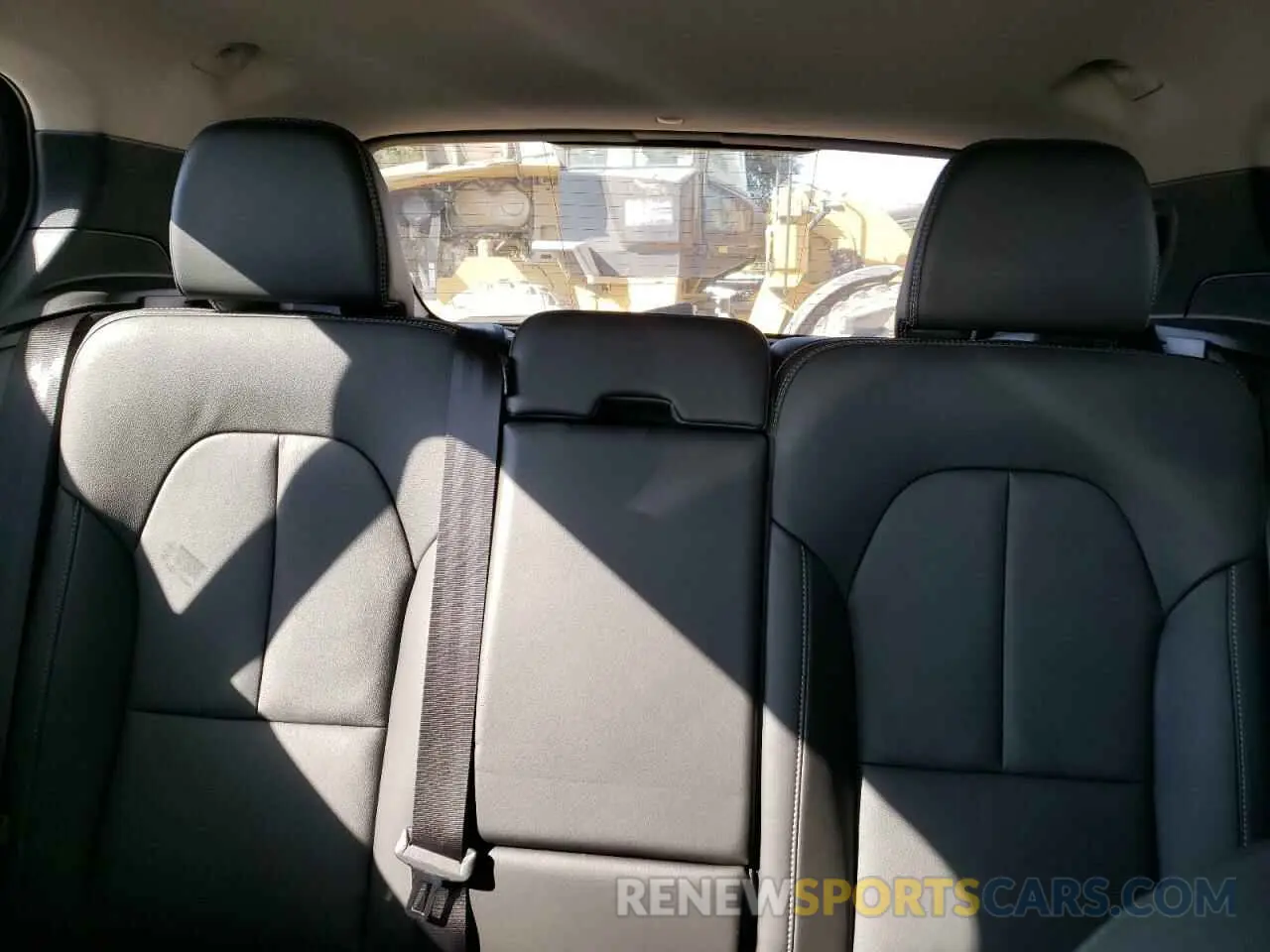 10 Photograph of a damaged car YV4L12UK1R2286540 VOLVO XC40 CORE 2024