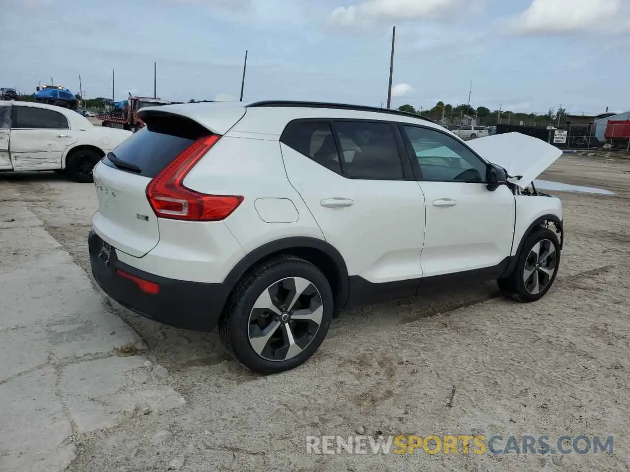 3 Photograph of a damaged car YV4L12UK1R2307578 VOLVO XC40 CORE 2024