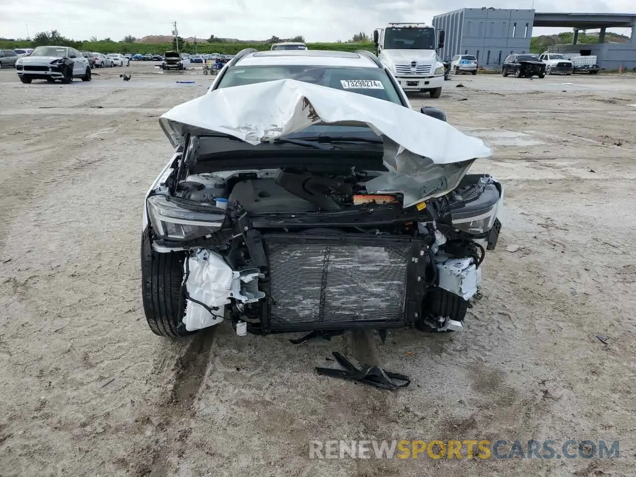 5 Photograph of a damaged car YV4L12UK1R2307578 VOLVO XC40 CORE 2024
