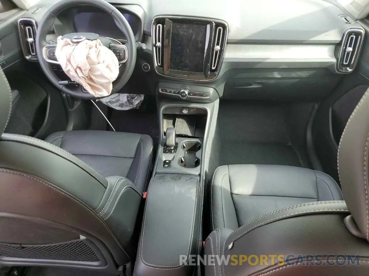 8 Photograph of a damaged car YV4L12UK1R2307578 VOLVO XC40 CORE 2024