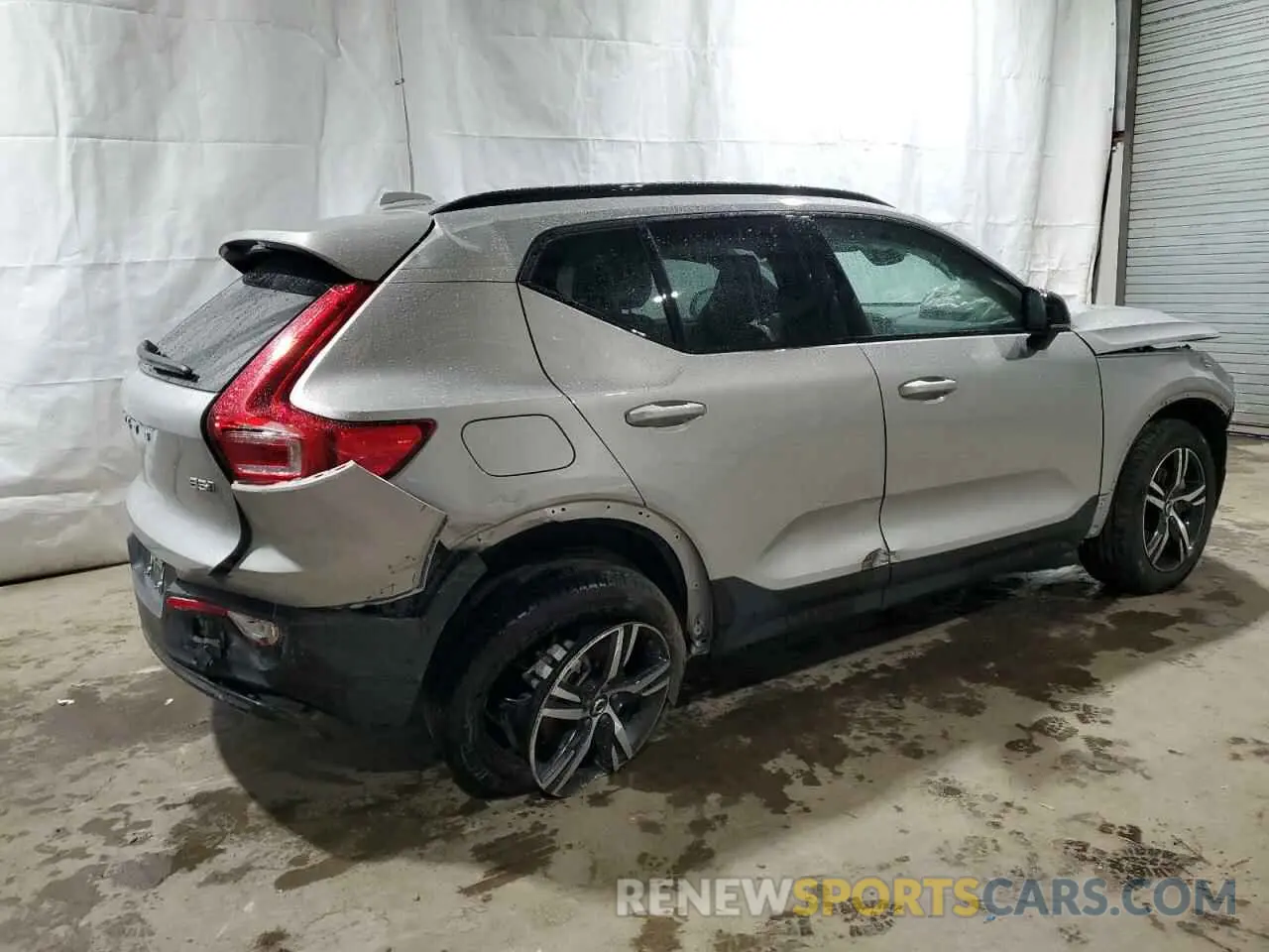 3 Photograph of a damaged car YV4L12UK1R2336594 VOLVO XC40 CORE 2024