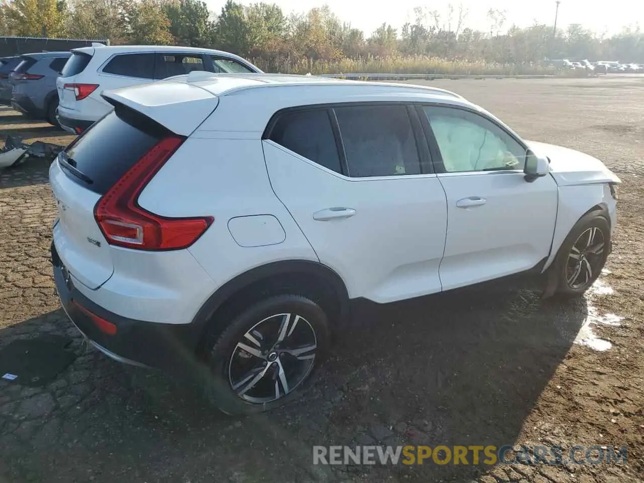 3 Photograph of a damaged car YV4L12UK4R2341885 VOLVO XC40 CORE 2024