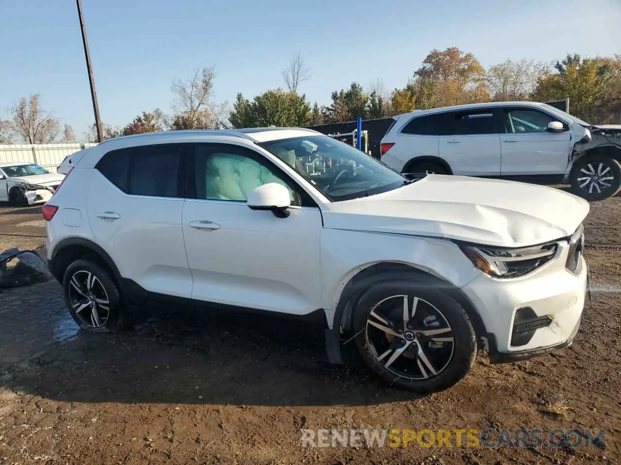 4 Photograph of a damaged car YV4L12UK4R2341885 VOLVO XC40 CORE 2024