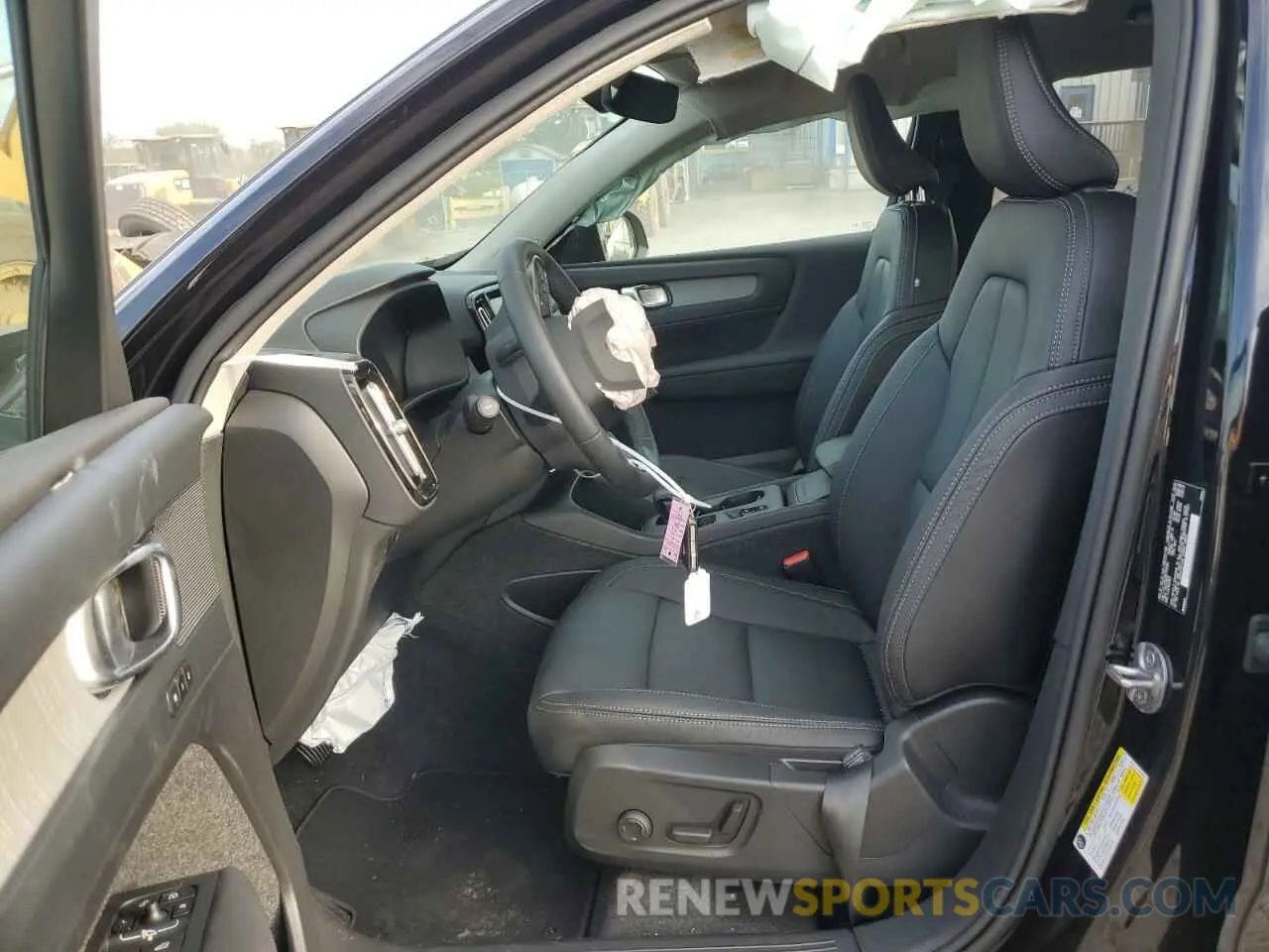 7 Photograph of a damaged car YV4L12UK5R2356380 VOLVO XC40 CORE 2024