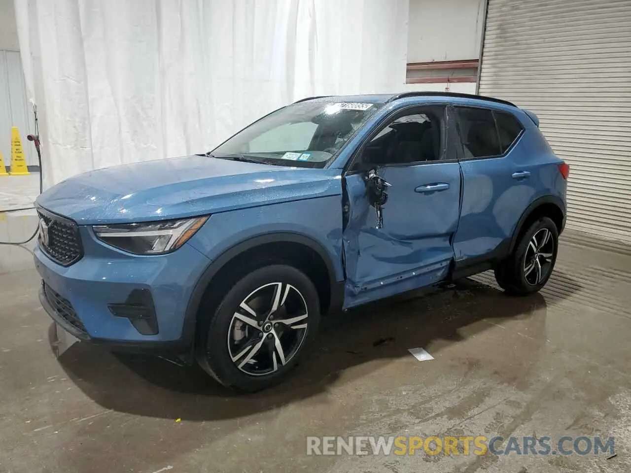 1 Photograph of a damaged car YV4L12UK7R2331125 VOLVO XC40 CORE 2024