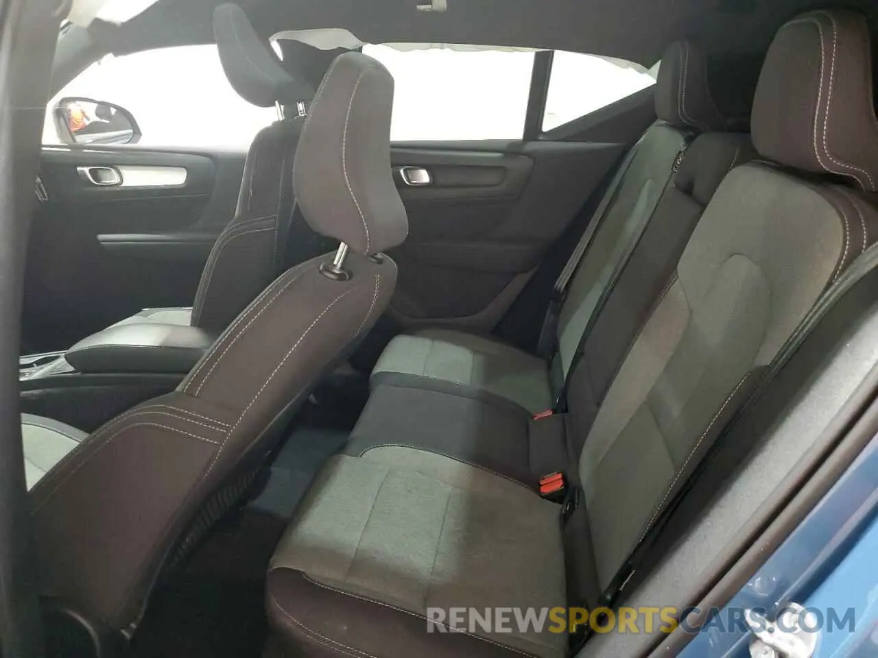 11 Photograph of a damaged car YV4L12UK7R2331125 VOLVO XC40 CORE 2024