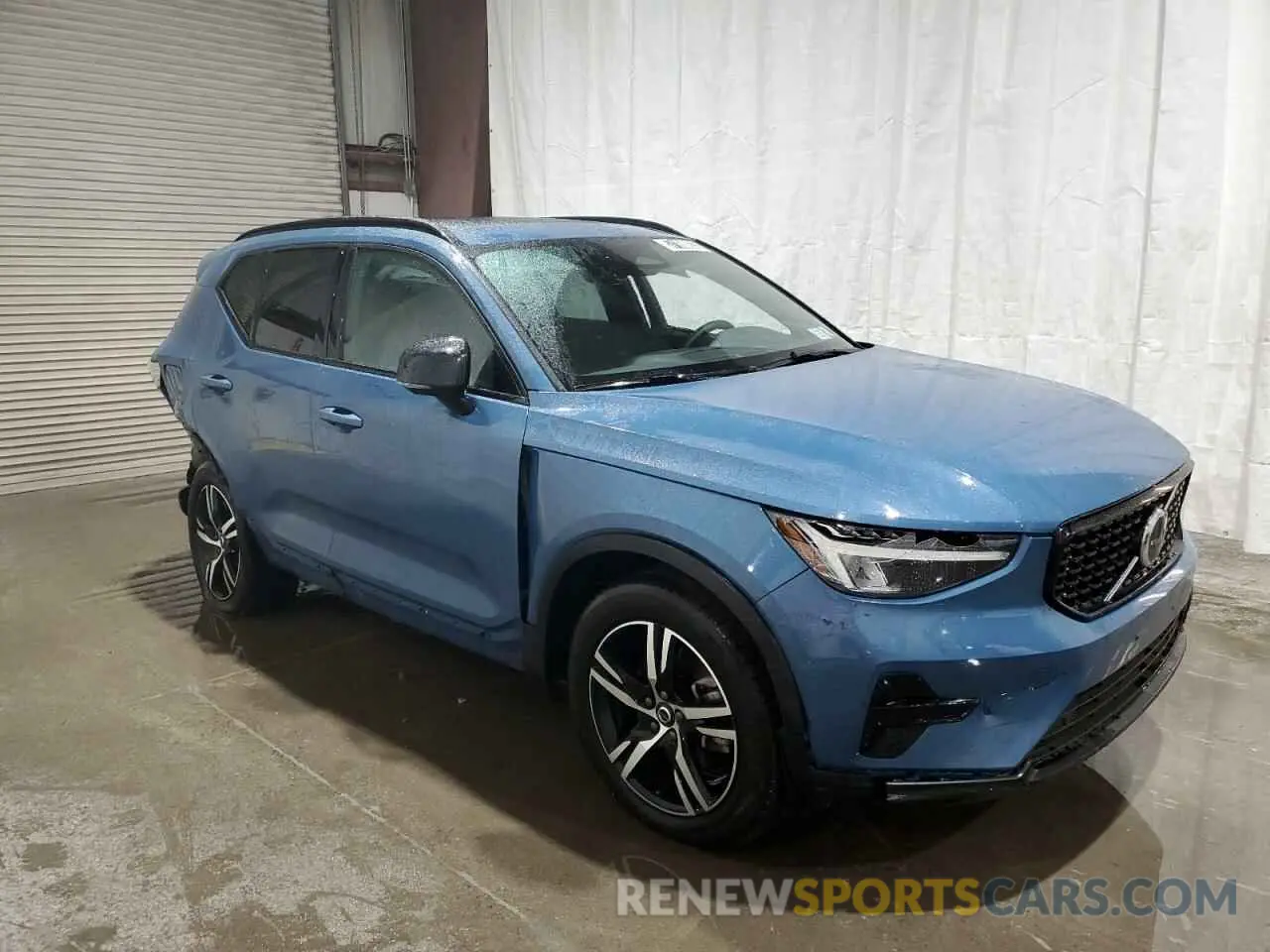 4 Photograph of a damaged car YV4L12UK7R2331125 VOLVO XC40 CORE 2024