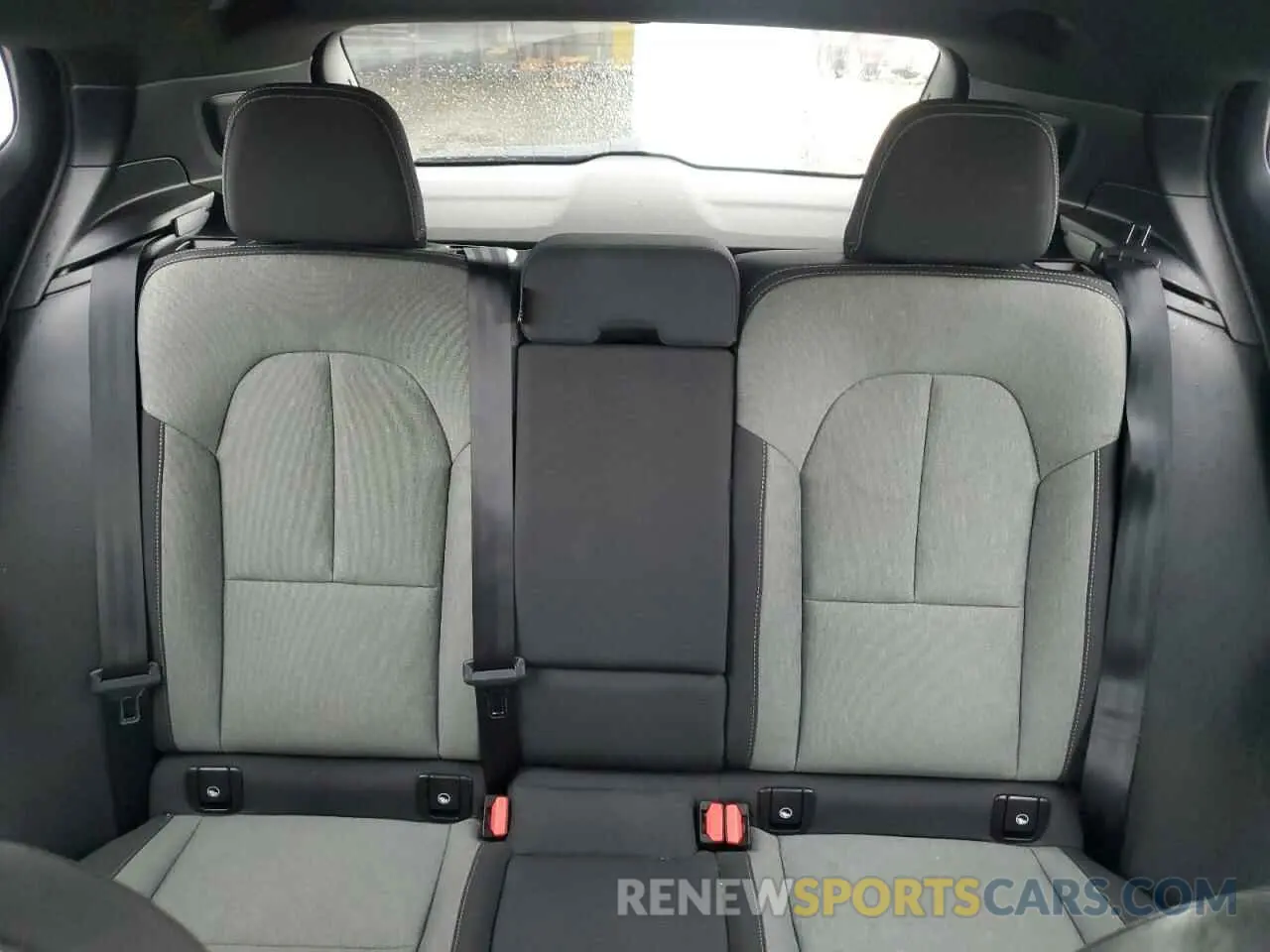 10 Photograph of a damaged car YV4L12UK9R2335998 VOLVO XC40 CORE 2024