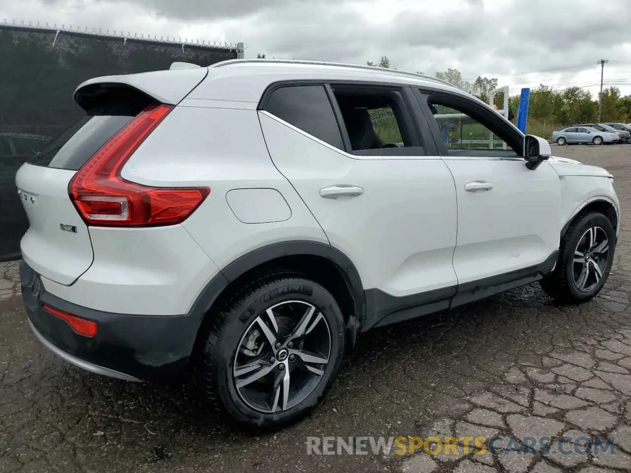 3 Photograph of a damaged car YV4L12UK9R2343051 VOLVO XC40 CORE 2024