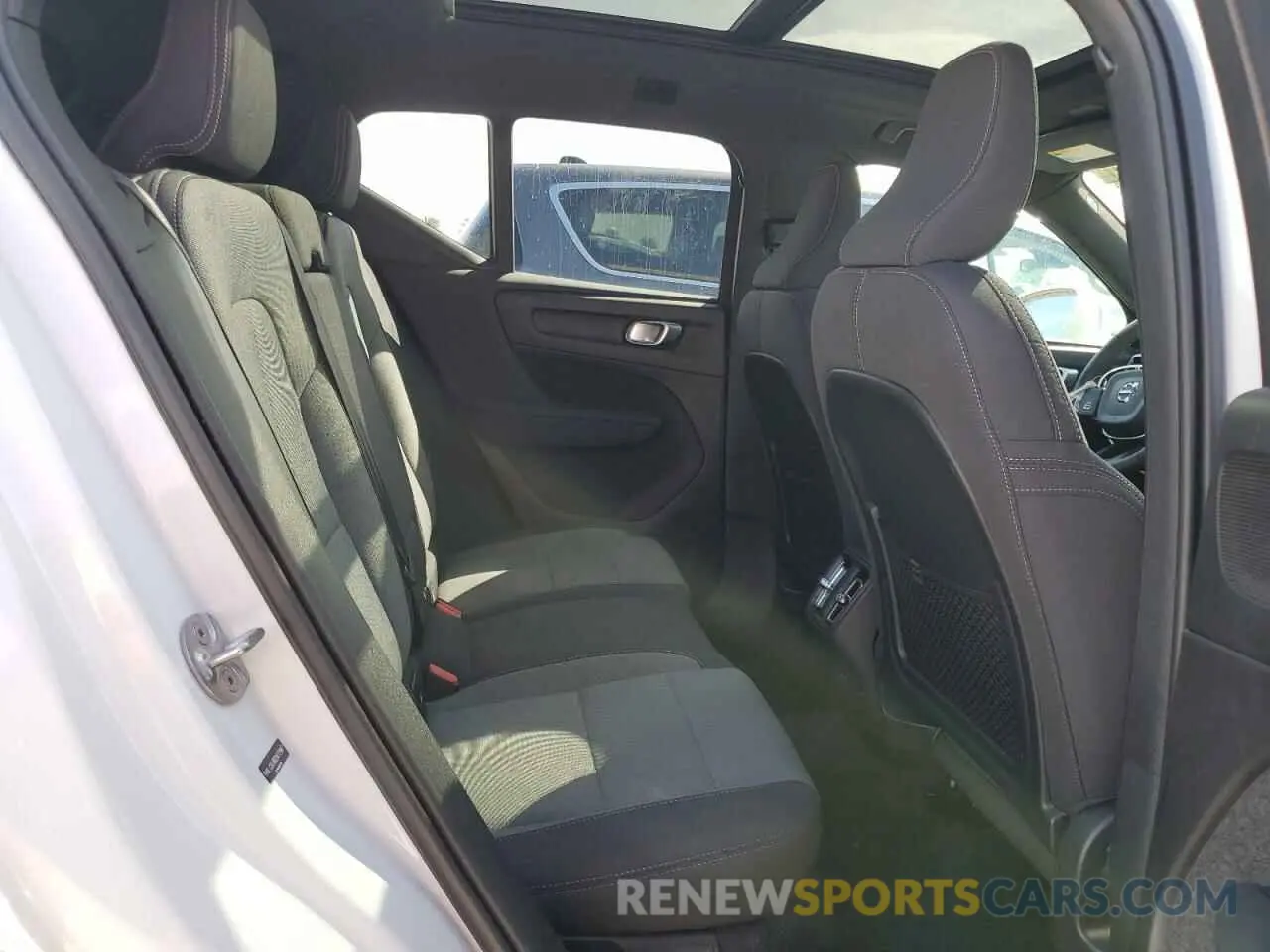 11 Photograph of a damaged car YV4L12UJ0S2472907 VOLVO XC40 CORE 2025