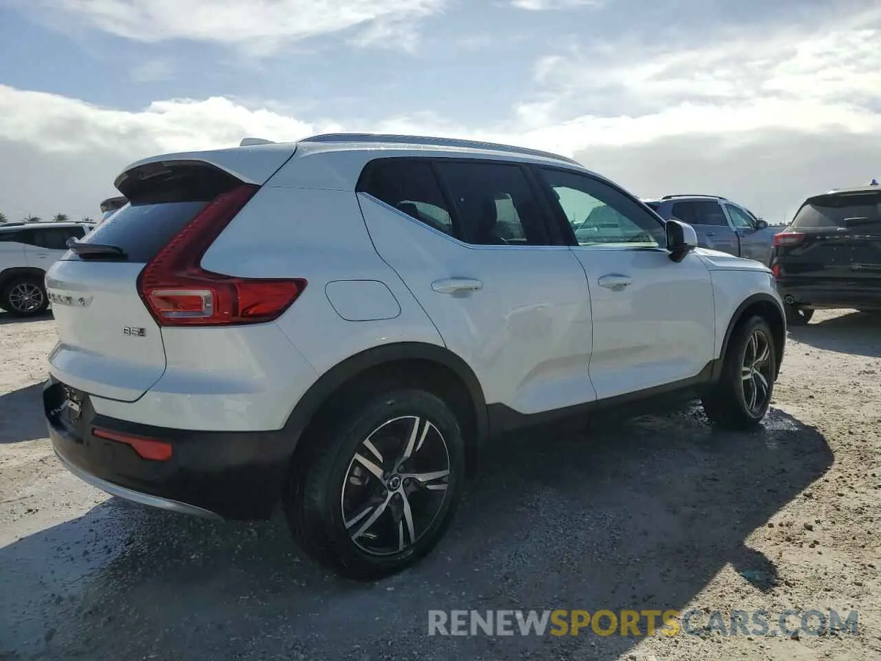 3 Photograph of a damaged car YV4L12UJ0S2472907 VOLVO XC40 CORE 2025
